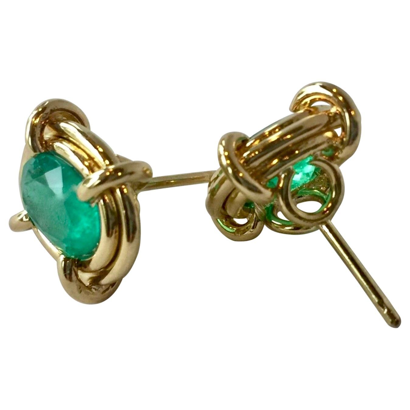 5.28 Carat Colombian Emerald Elegant Earrings Oval 18 Karat 6