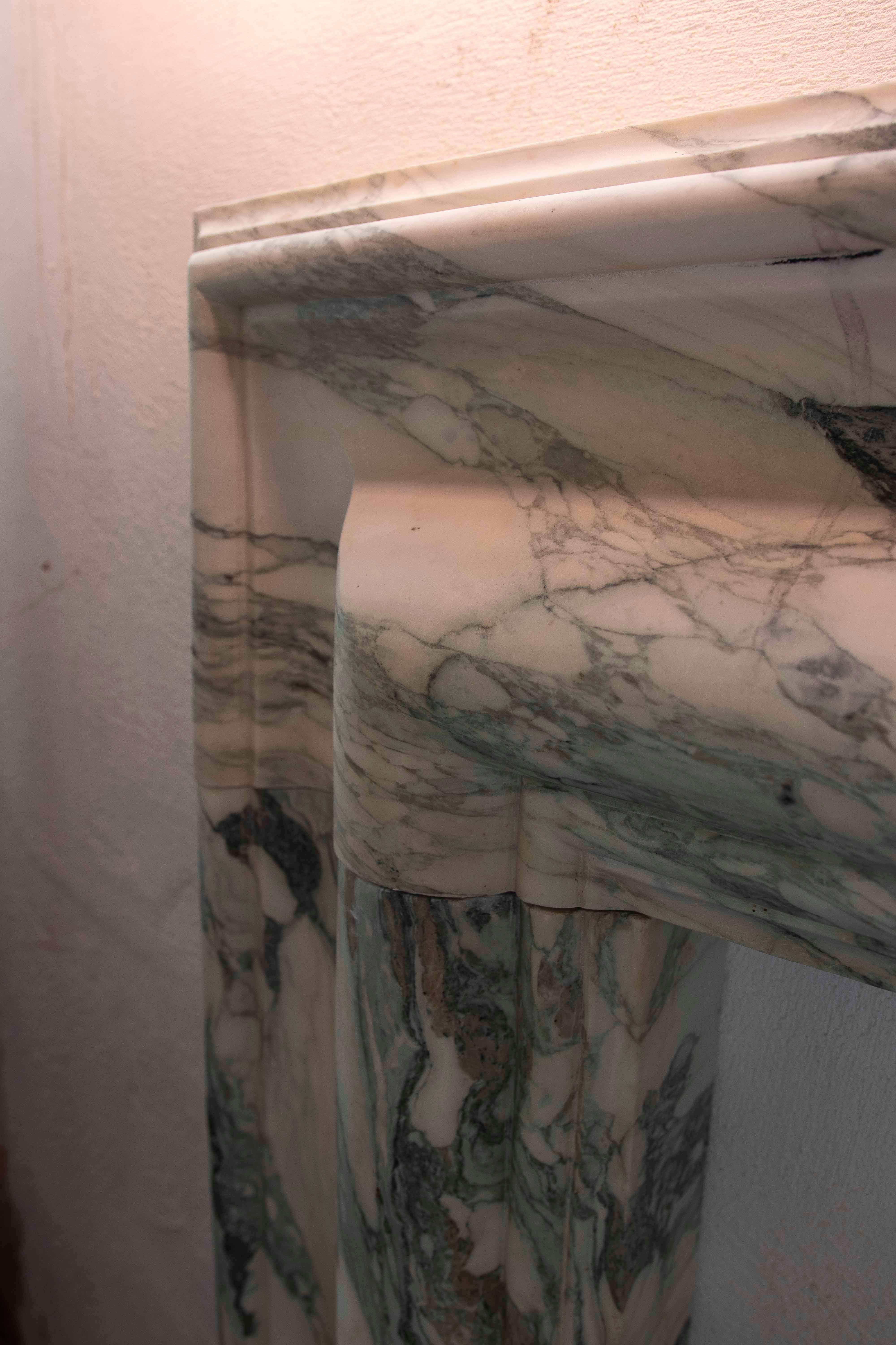 Elegant Style Fireplace Made of Calacatta Marble with Grey Veins For Sale 4