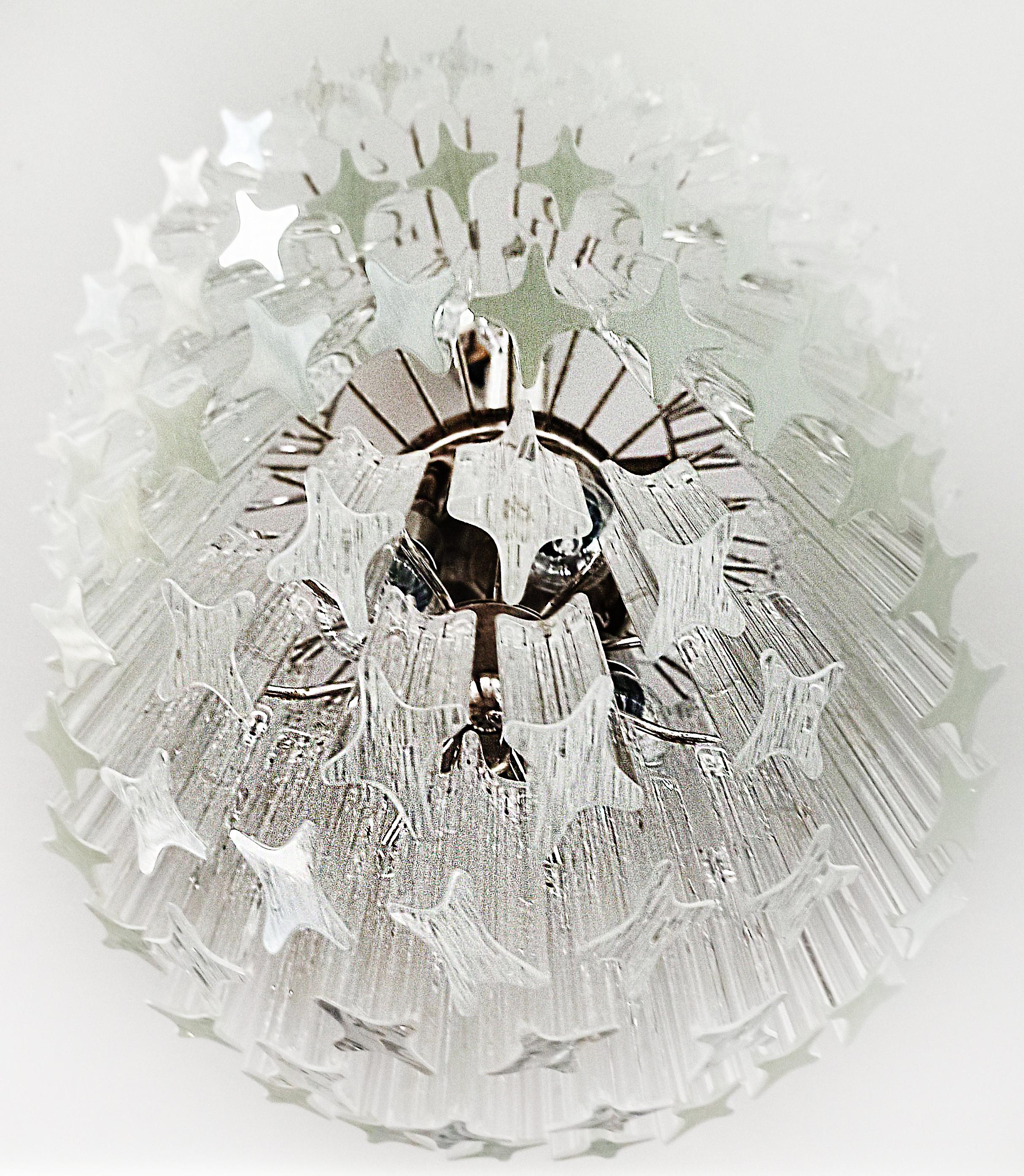 Elegant Stylish Murano glass chandelier - 112 transparent quadriedri For Sale 5