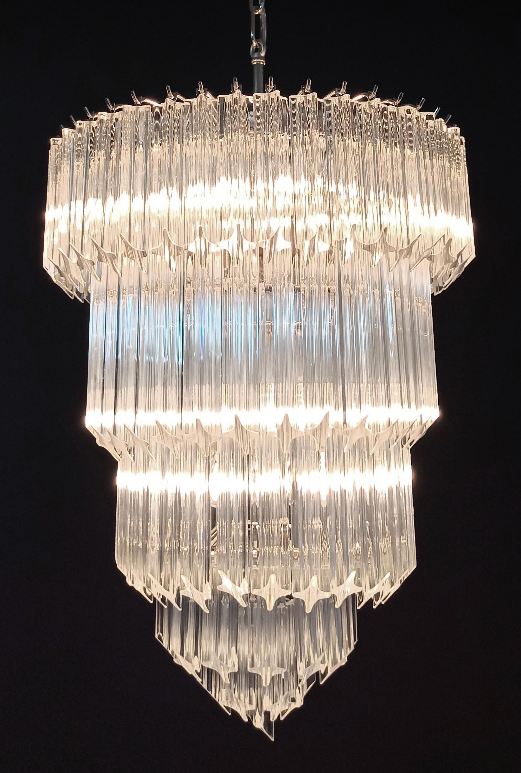 Lustre élégant en verre de Murano - 112 trasparent quadriedri en vente 10