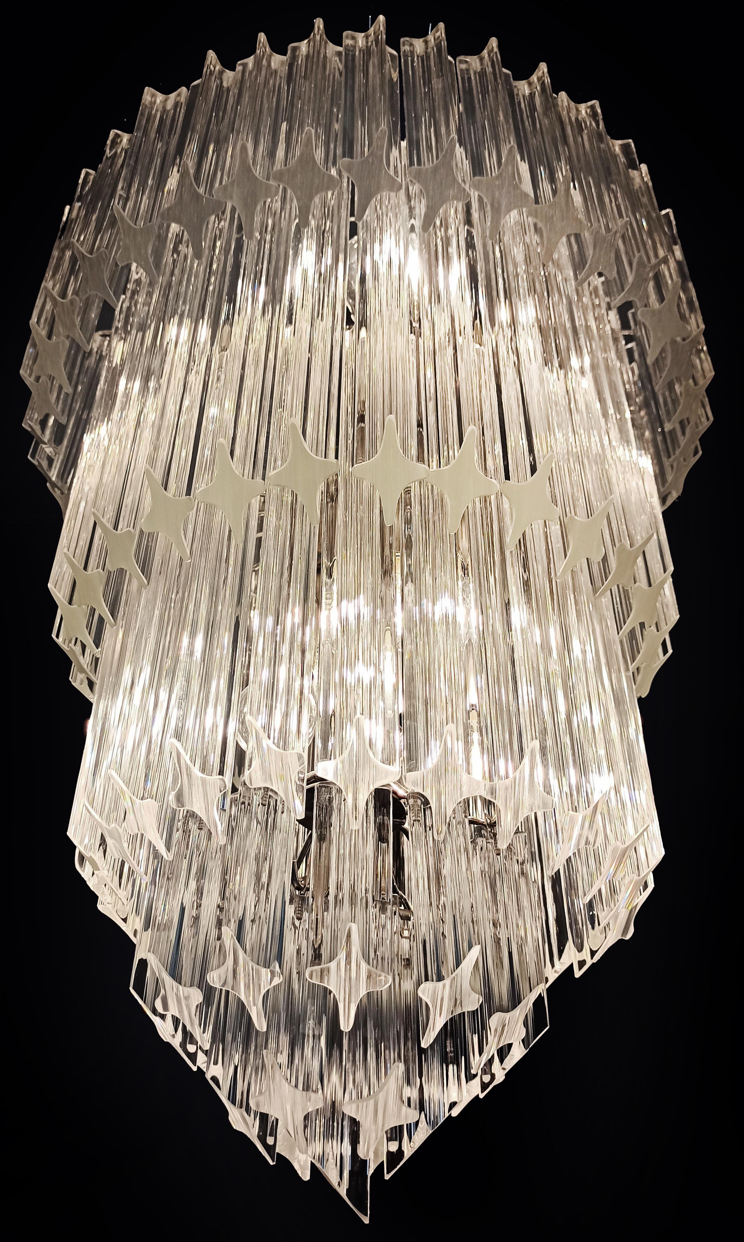 Elegant Stylish Murano glass chandelier - 112 transparent quadriedri For Sale 11