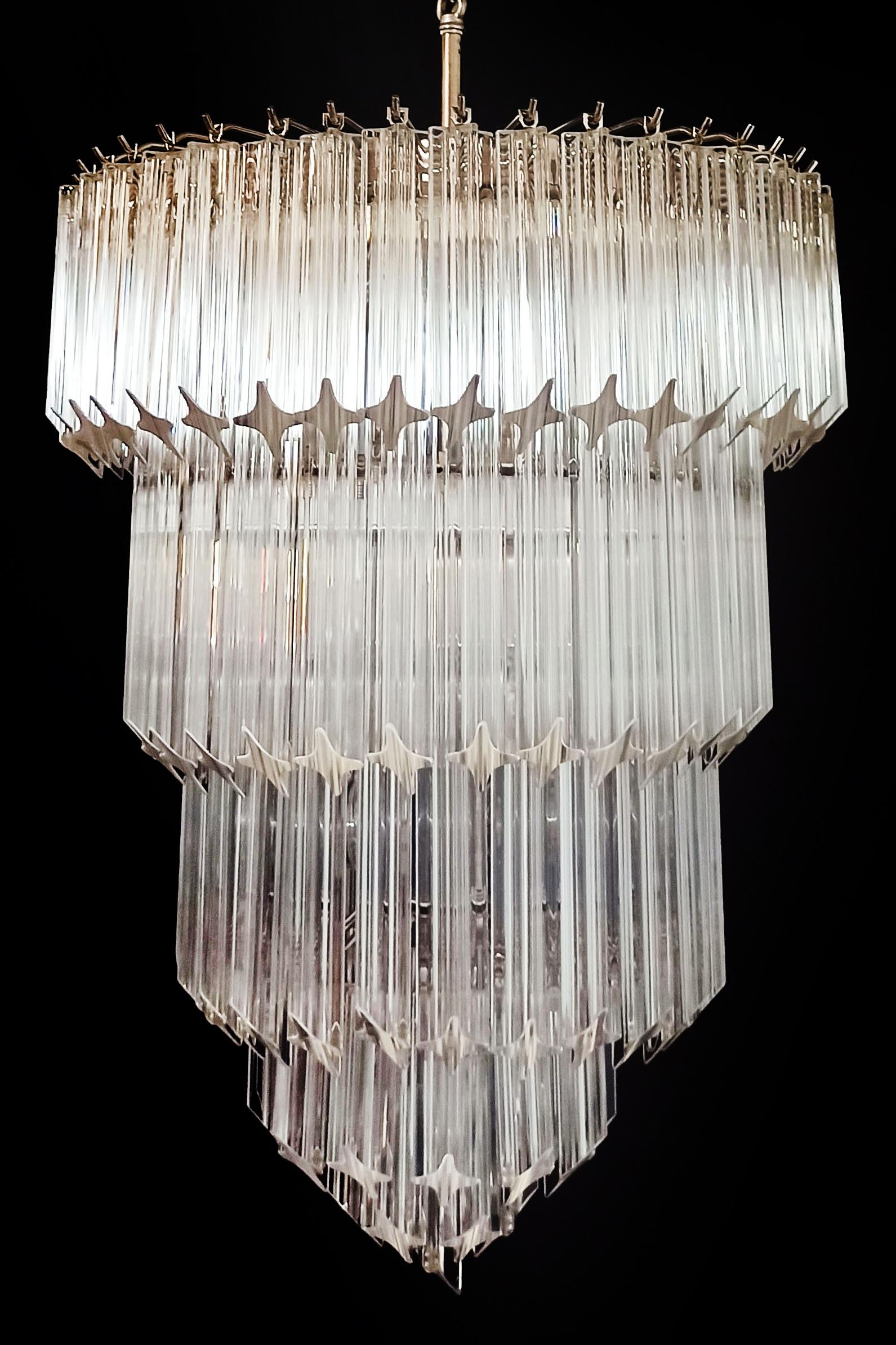 Italian Elegant Stylish Murano glass chandelier - 112 transparent quadriedri For Sale