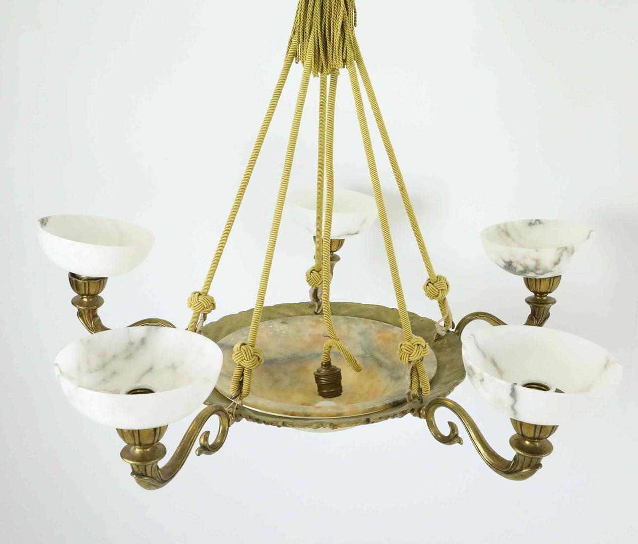 Milieu du XXe siècle Elegant lustre suédois Art Déco en albâtre et laiton, années 1930 en vente