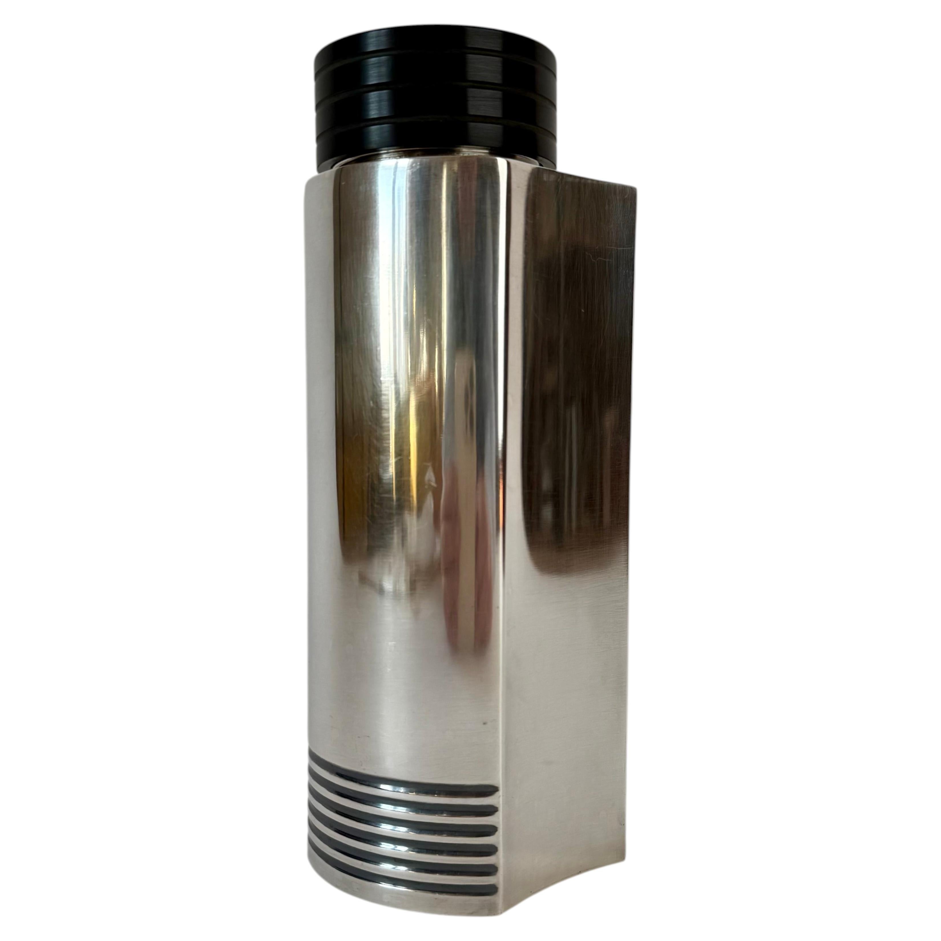 Elegant Swedish Art Deco Shaker by Folke Arström for GAB, 1936