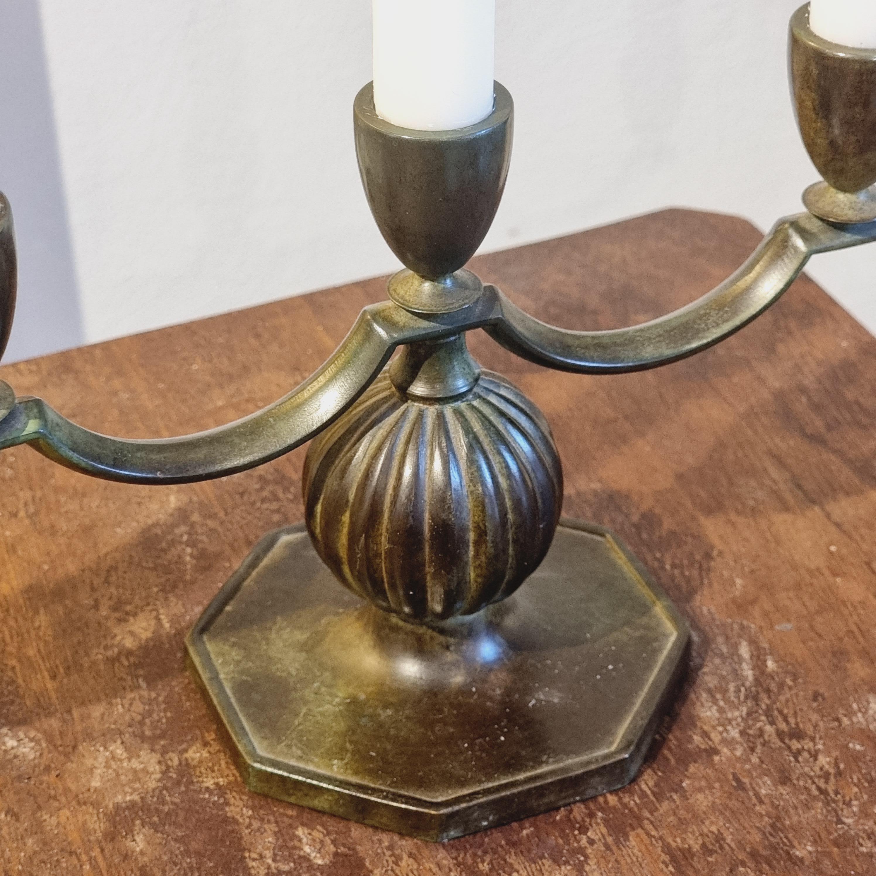 Elegant Swedish Grace candelabra in solid bronze by Jacob Ängman, GAB In Good Condition For Sale In Stockholm, SE