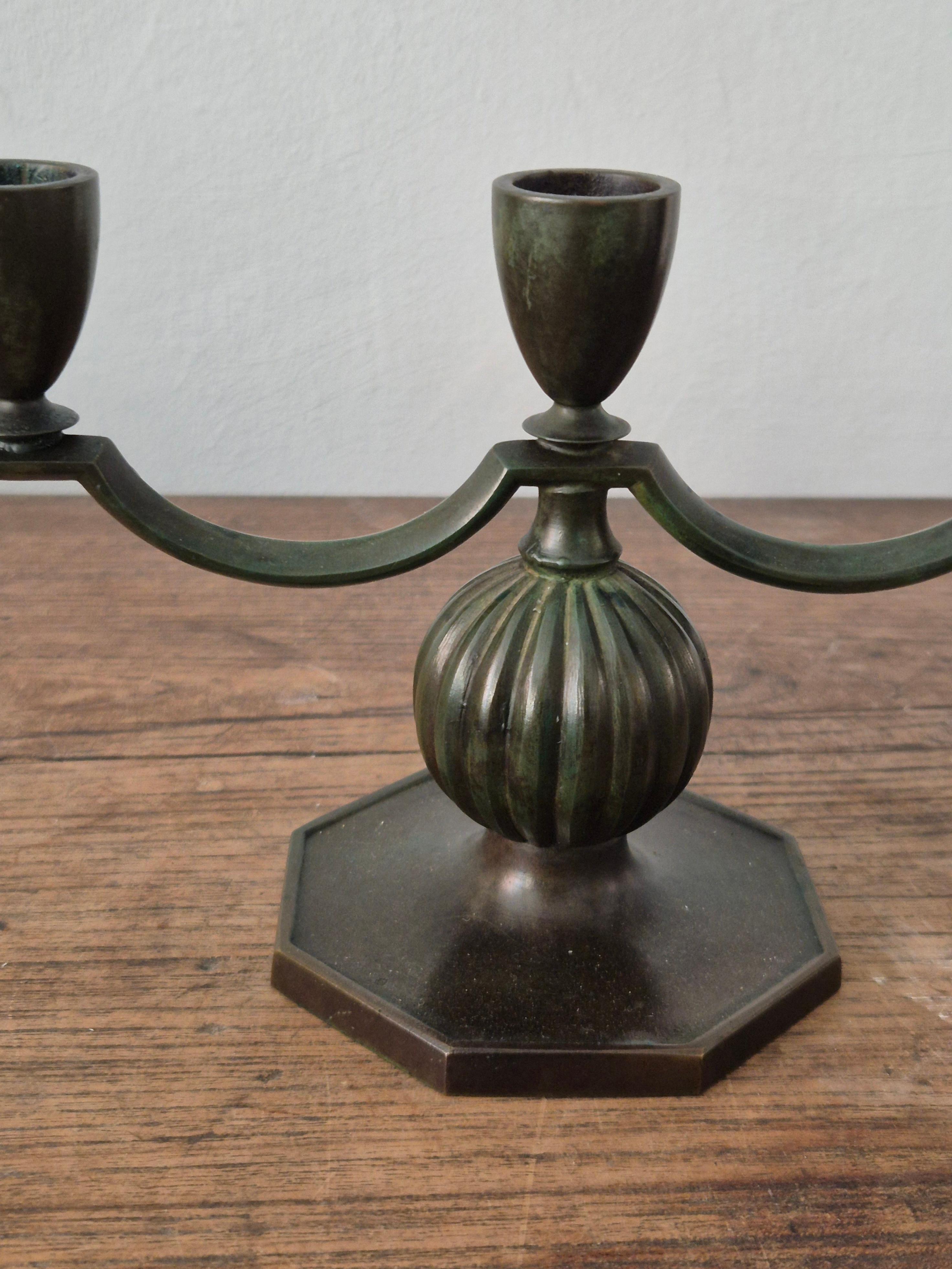 Elegant Swedish Grace candelabra in solid bronze by Jacob Ängman, GAB In Good Condition For Sale In Stockholm, SE