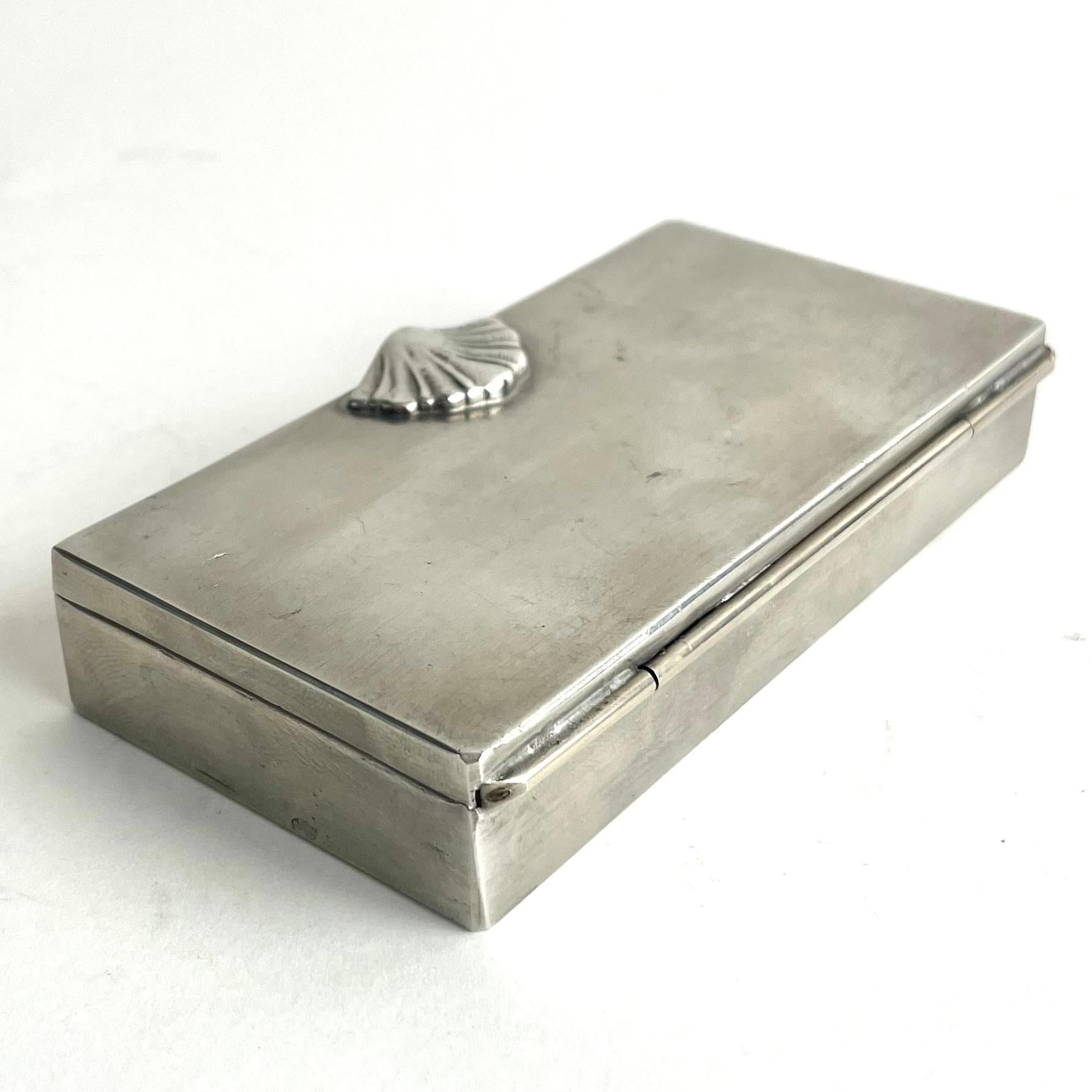 Pewter Elegant Swedish Grace pewter box with shell motif, GAB 1927 For Sale