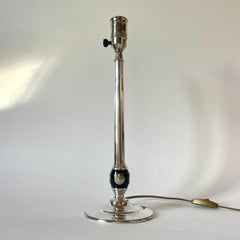 Elégante lampe de table suédoise en argent avec détails en bakélite, années 1920