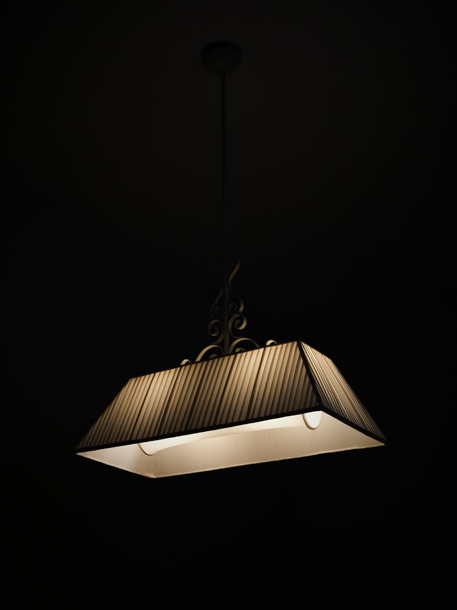 Elegante lampada da soffitto moderna svedese, anni '40 in vendita 4