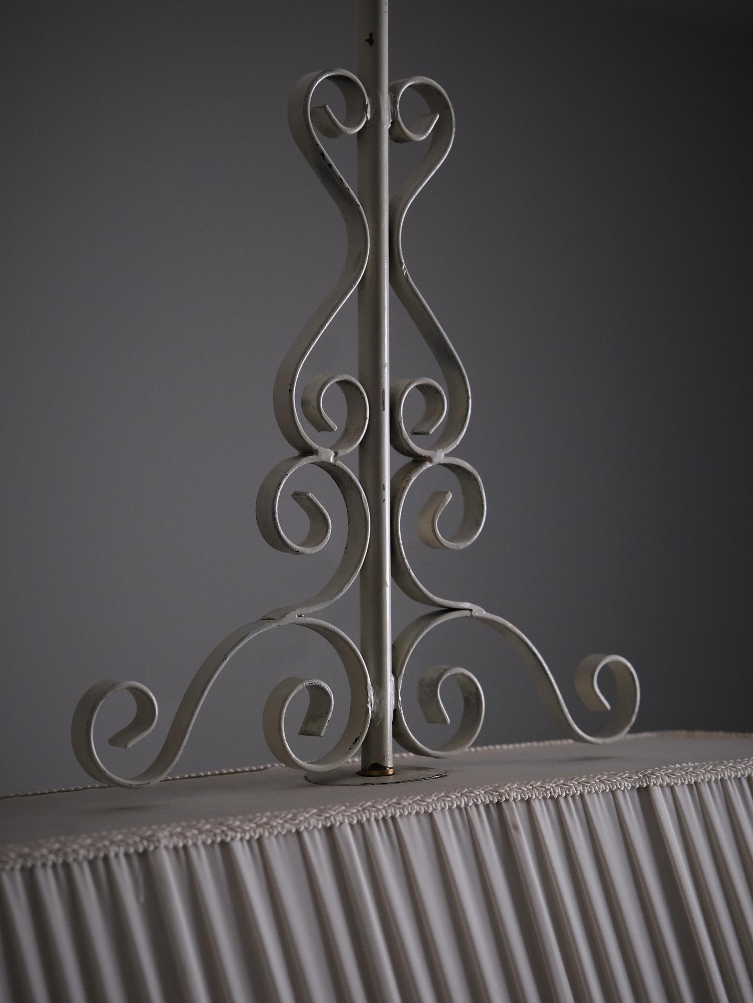 Elegante lampada da soffitto moderna svedese, anni '40 In condizioni buone in vendita a Eskilstuna, SE