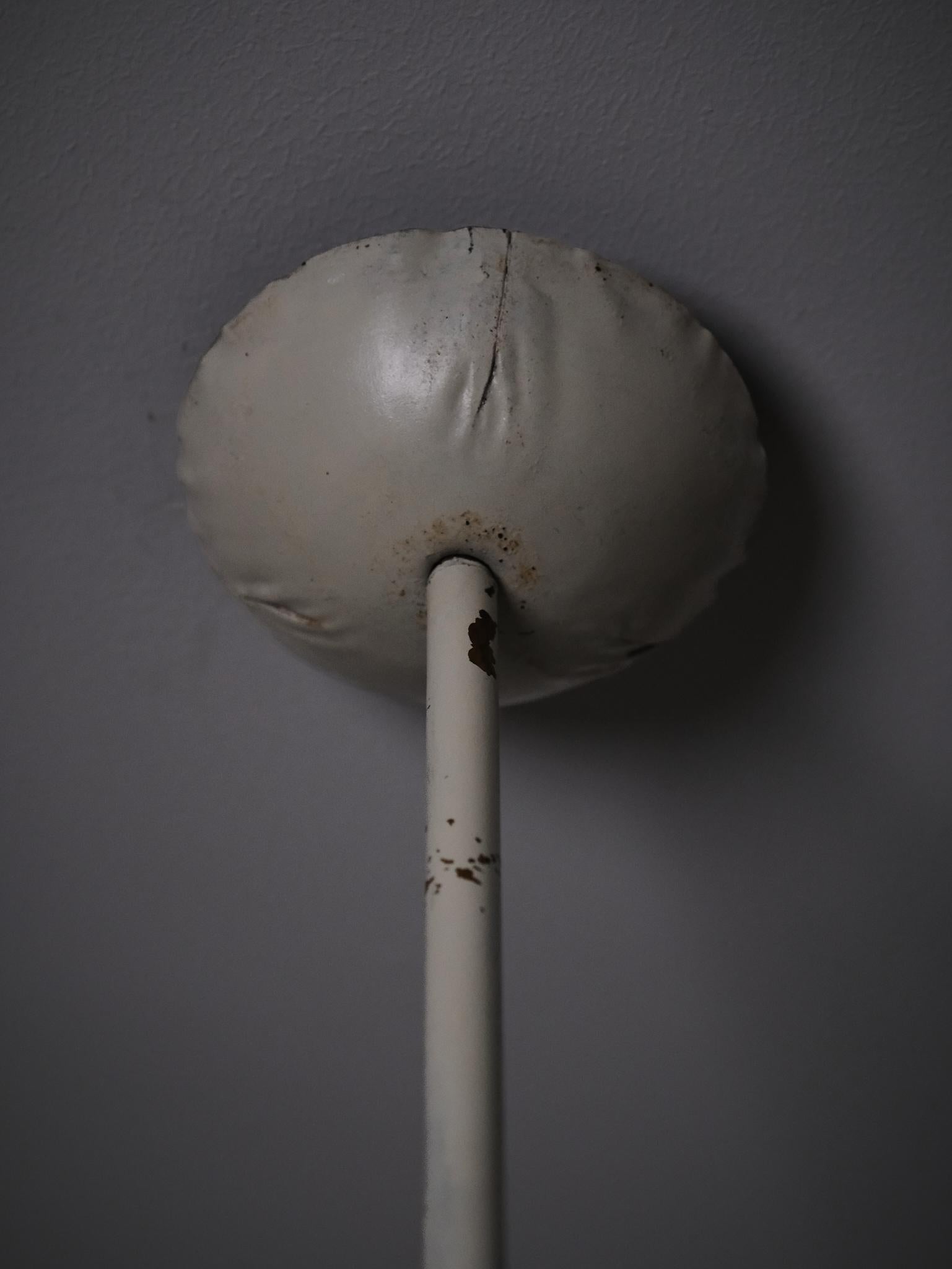 Elegante lampada da soffitto moderna svedese, anni '40 in vendita 1