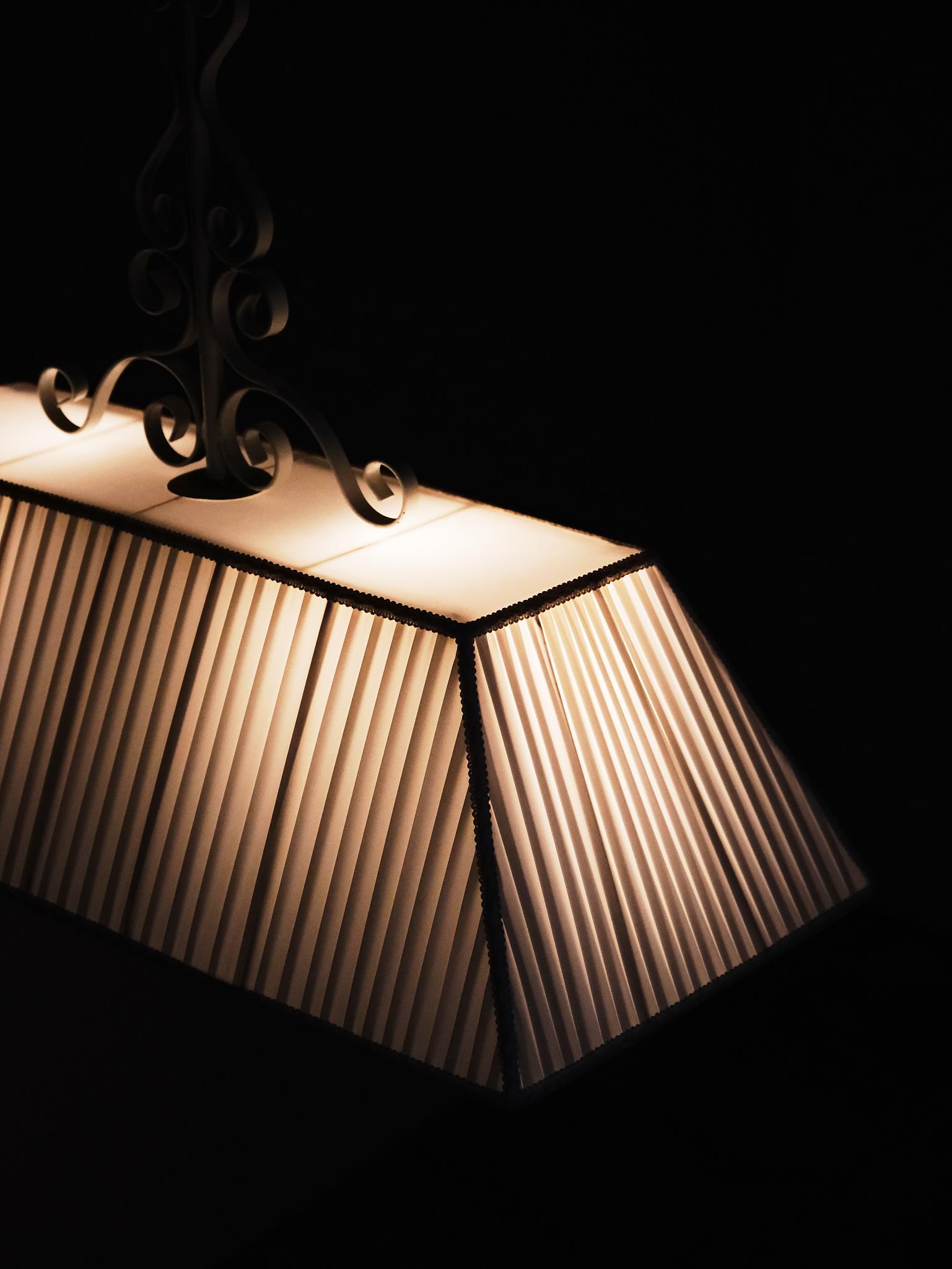 Elegante lampada da soffitto moderna svedese, anni '40 in vendita 2
