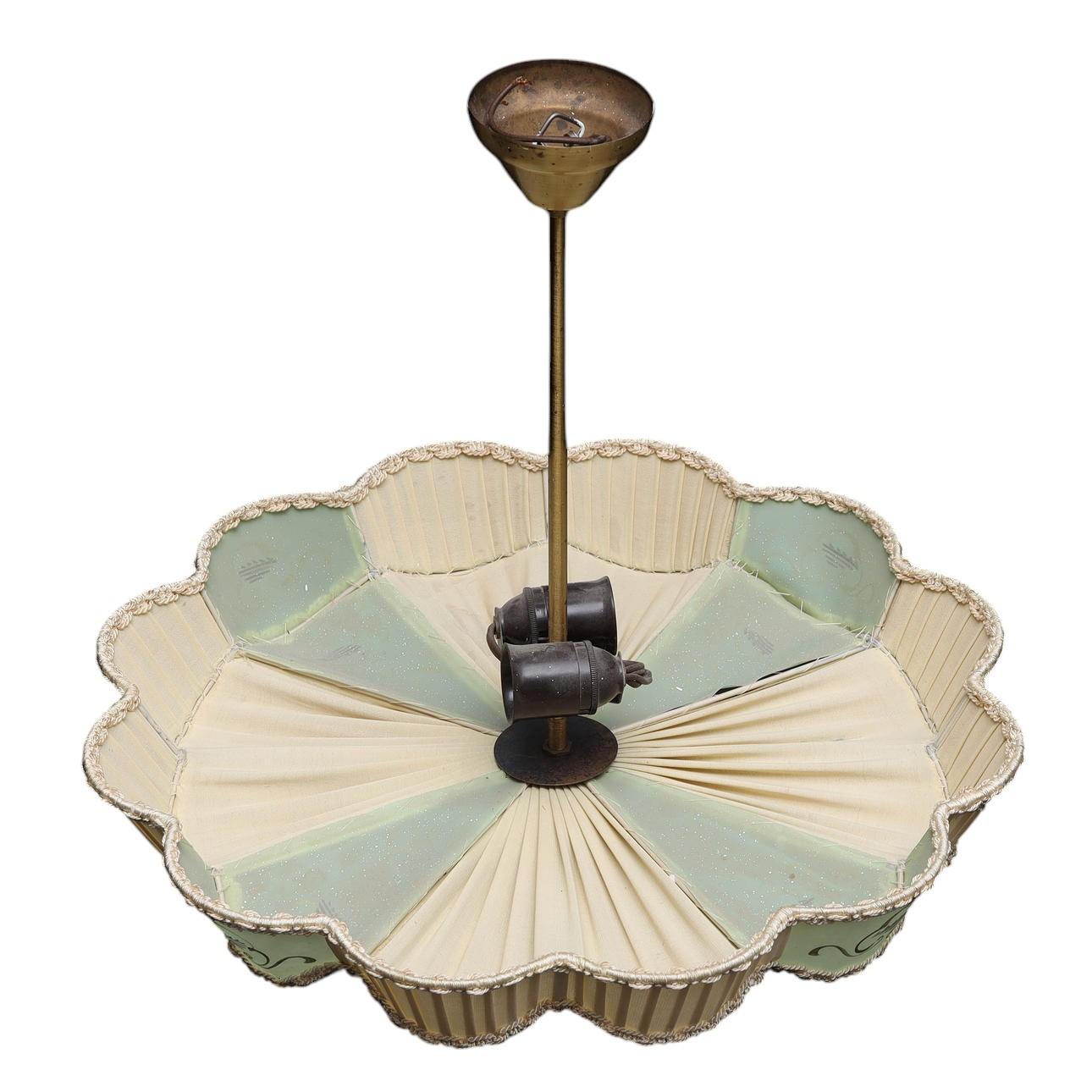 Mid-20th Century Elegant Swedish Modern Pendant Ceiling Lamp in Silk and Brass, 1940s For Sale