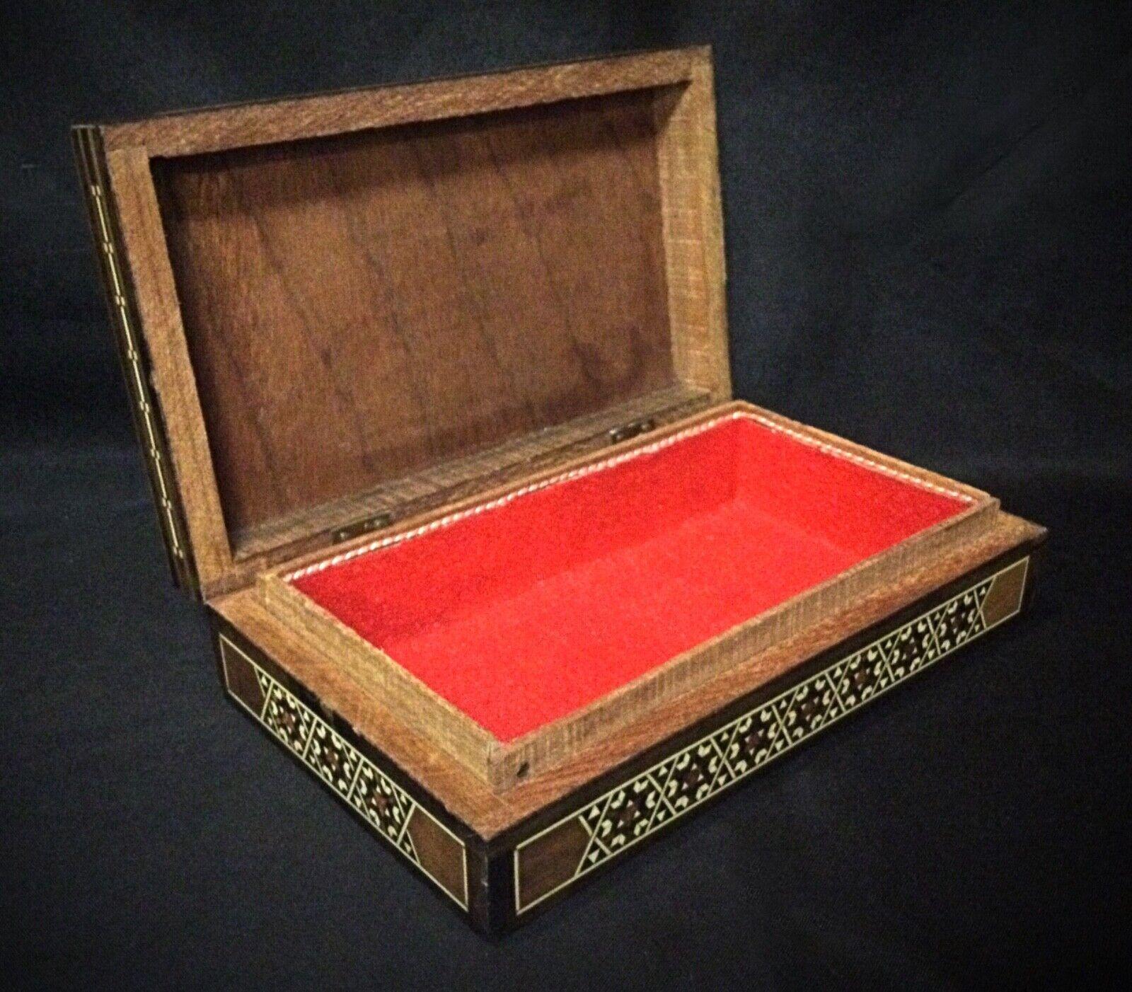 Elegante portagioie siriano - rettangolare, intarsio con velluto rosso - 2Y29 in vendita 2