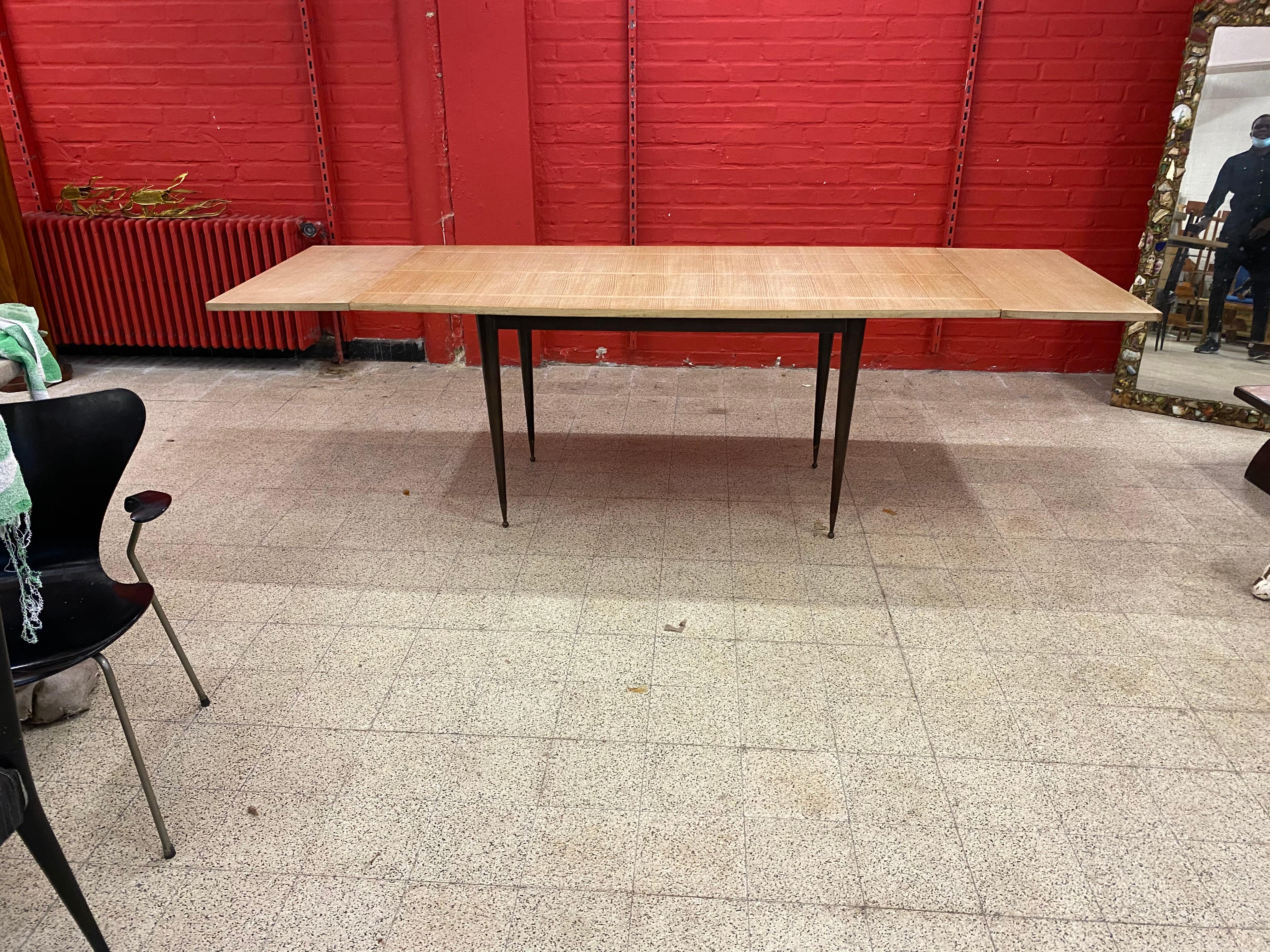 Elegant Table circa 1960 in Mahogany, Brass and Ash Veneer For Sale 8