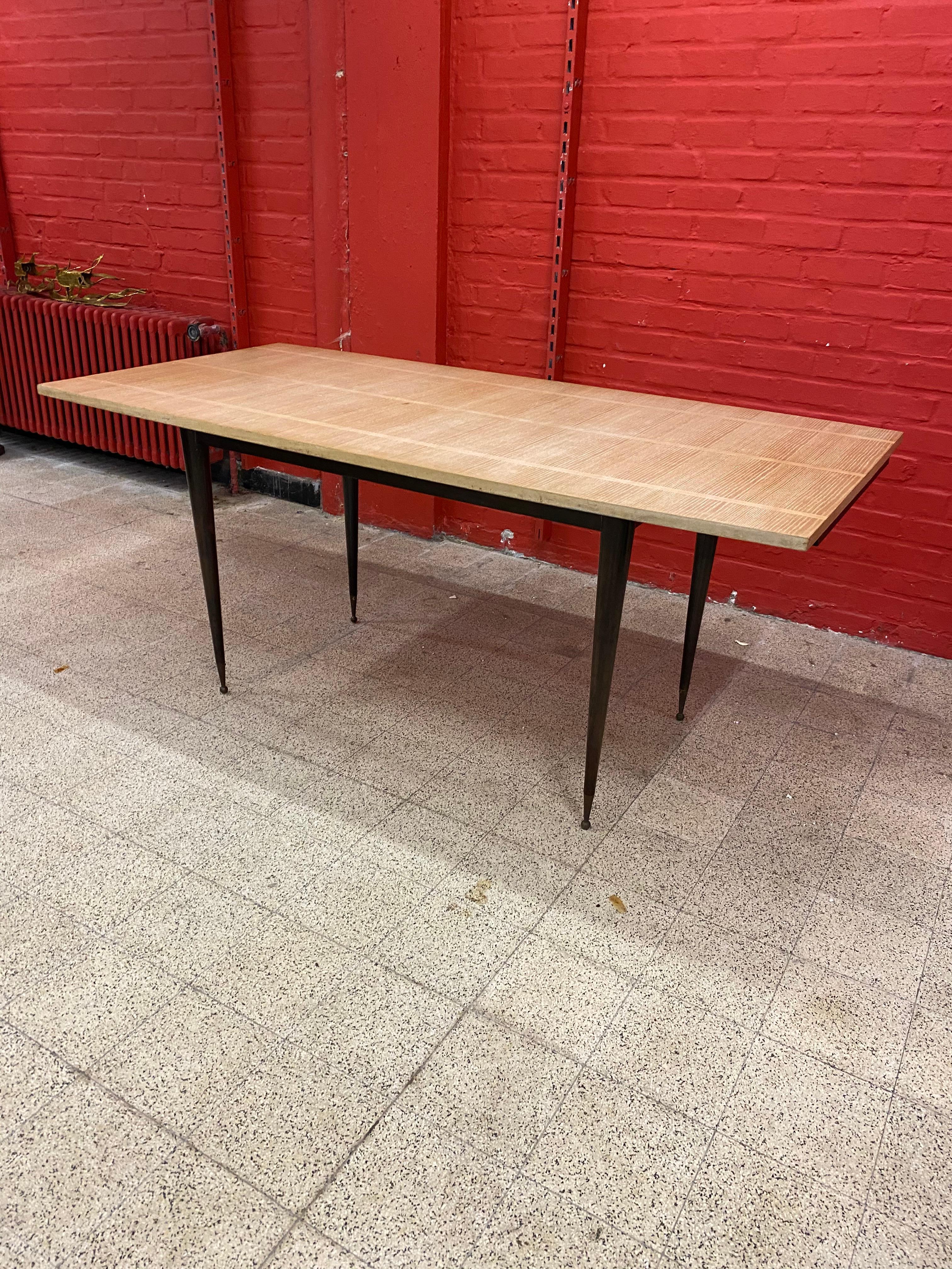 Elegant Table circa 1960 in Mahogany, Brass and Ash Veneer In Good Condition For Sale In Saint-Ouen, FR