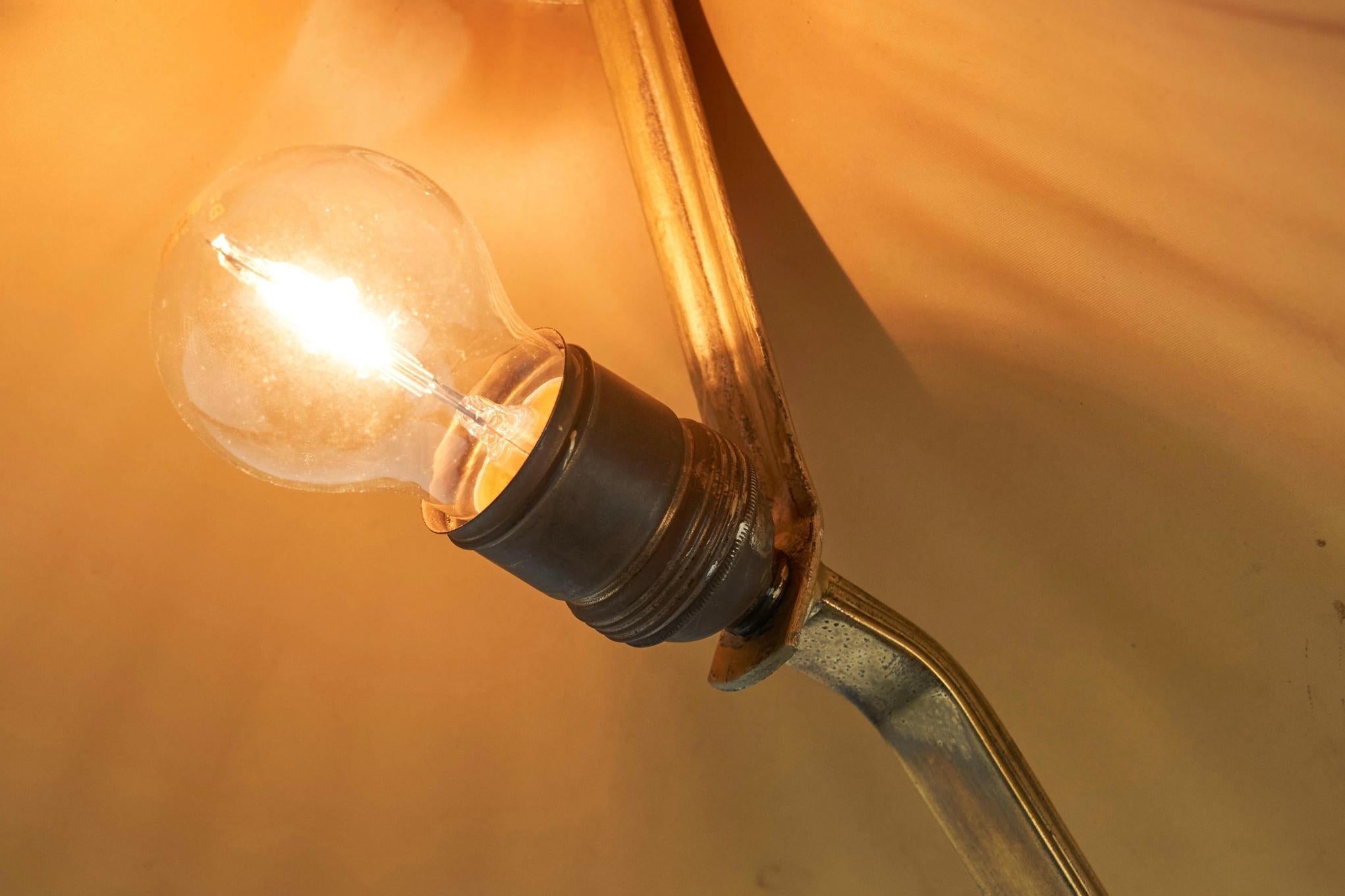 Elegant Table Lamp in Brass and Plissé Shade 1950s 4
