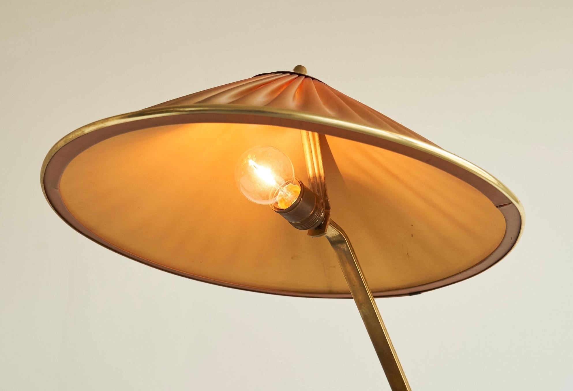 20th Century Elegant Table Lamp in Brass and Plissé Shade 1950s