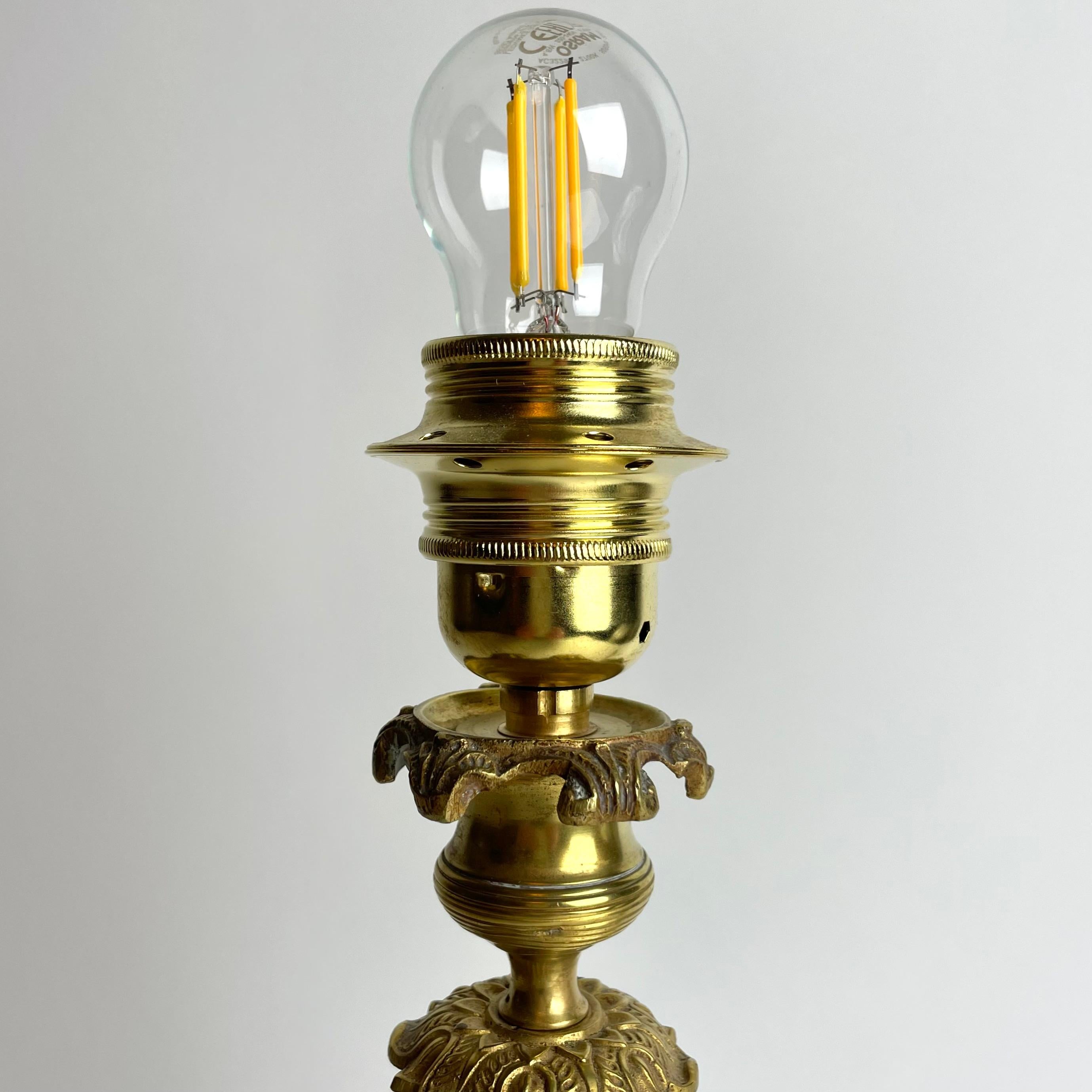 Elegant Table Lamp in bronze. Originally an Empire candlestick from the 1820s For Sale 2