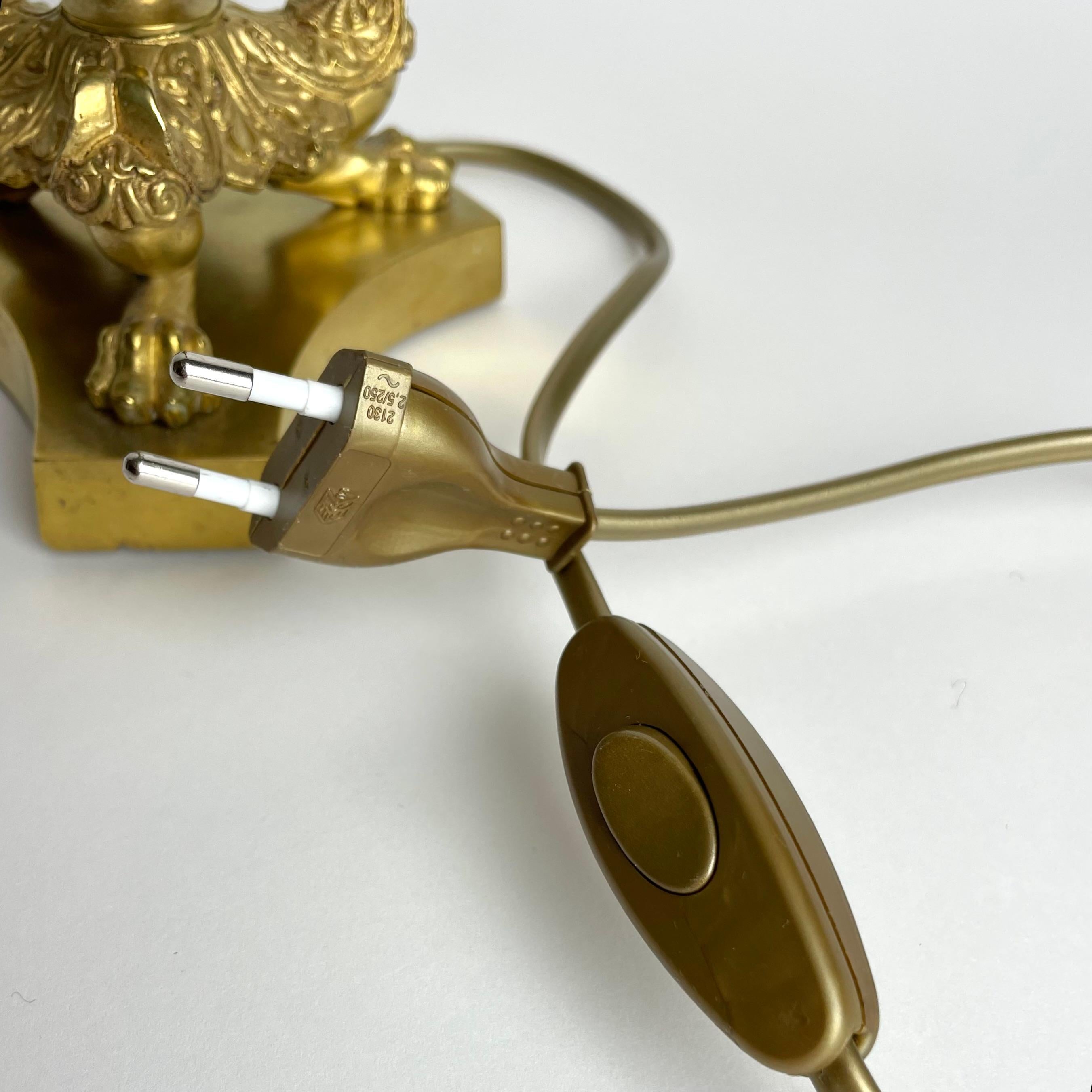 Elegant Table Lamp in bronze. Originally an Empire candlestick from the 1820s For Sale 3