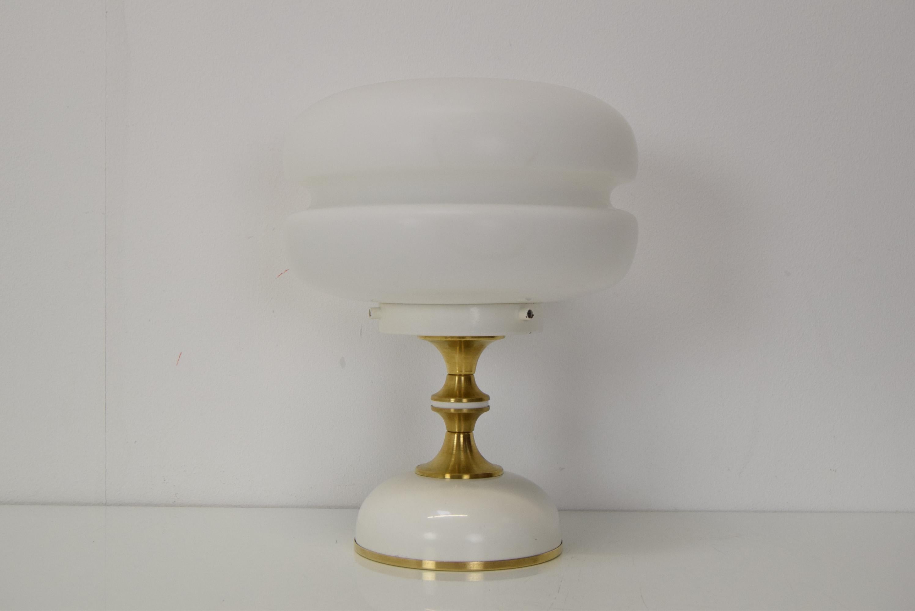 
Made in Opaline Milk Glass,Metal,Brass
The lamp was completely disassembled and cleaned
It is equipped with a new electrical installation
60W, E27 or E26 bulb
US adapter included
With aged patina
Good Condition
