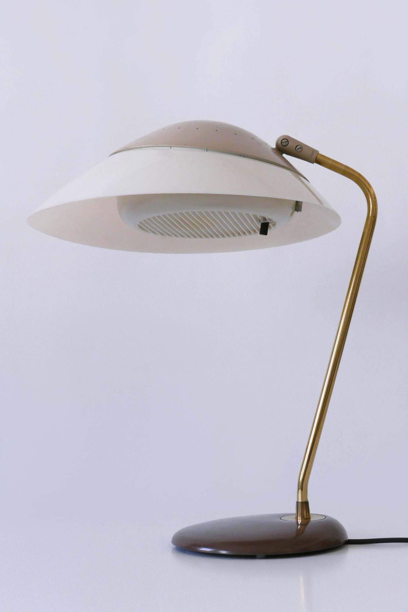 Elegant Table Lamp or Desk Light by Gerald Thurston for Lightolier USA 1950s In Good Condition For Sale In Munich, DE