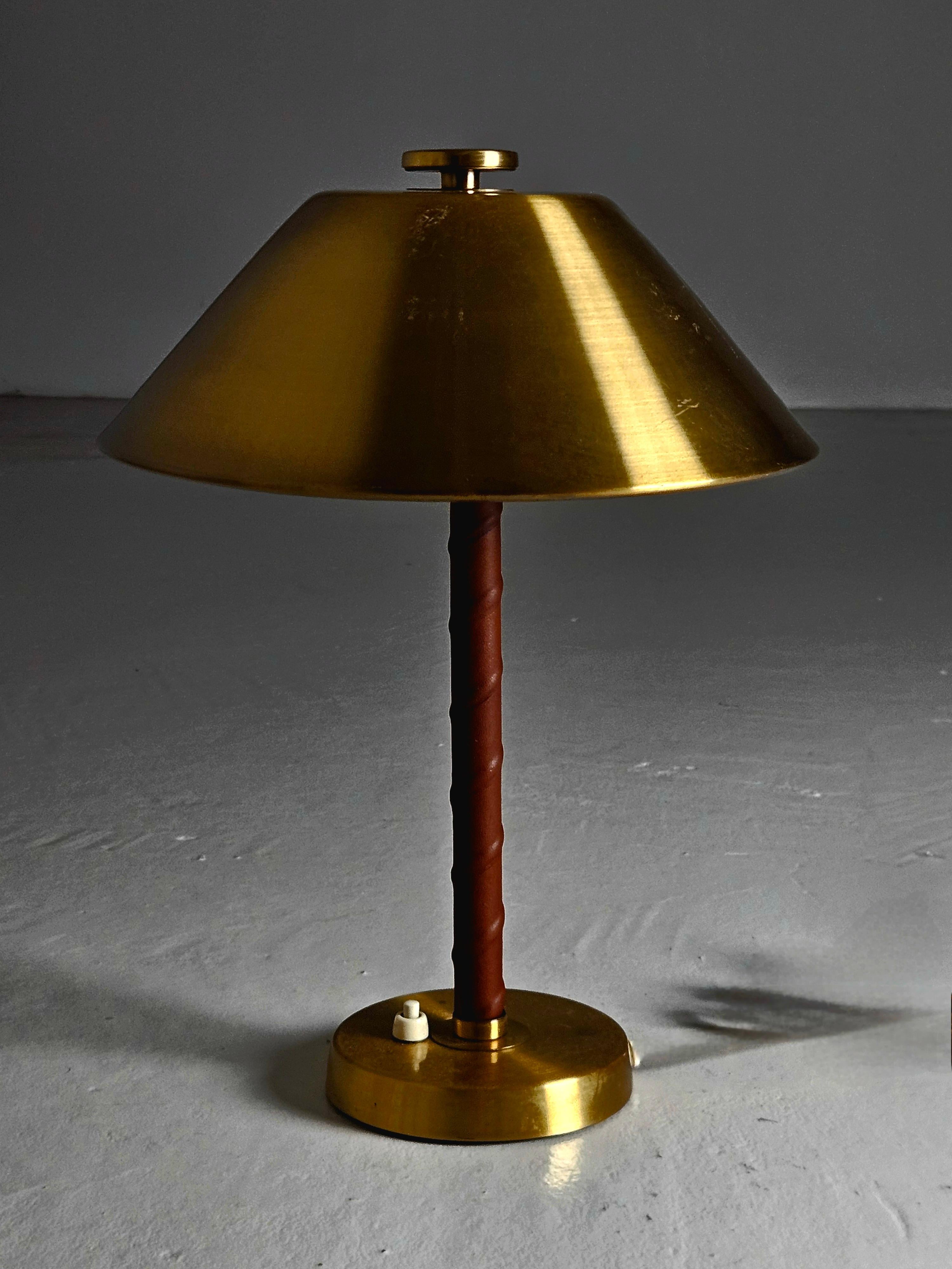 Elegantes lámparas de mesa '5014' de Einar Bäckström, Suecia, años 40 Escandinavo moderno en venta