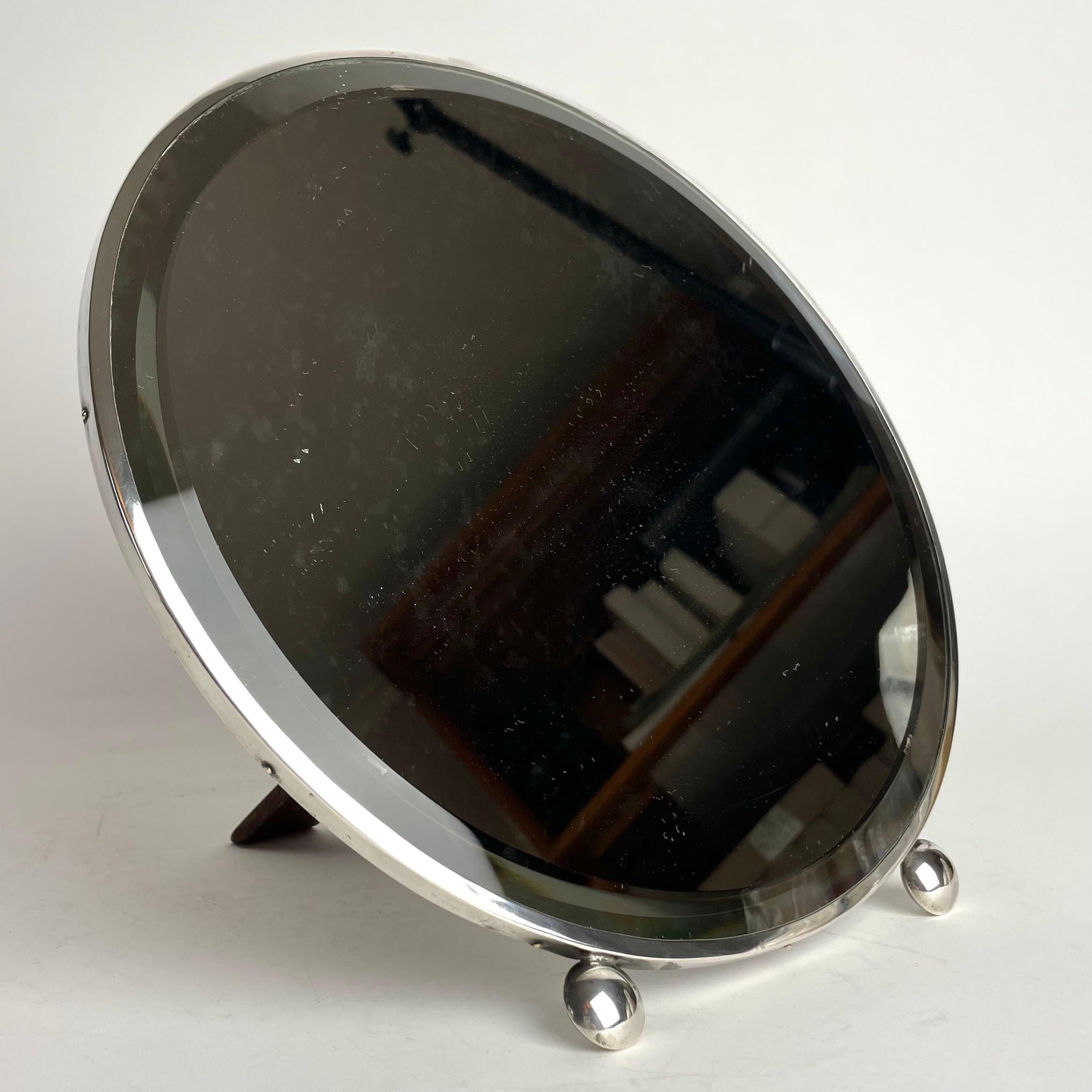 Elegante specchio da tavolo in argento francese stampato. In stile Art Deco, anni '20 in vendita 2