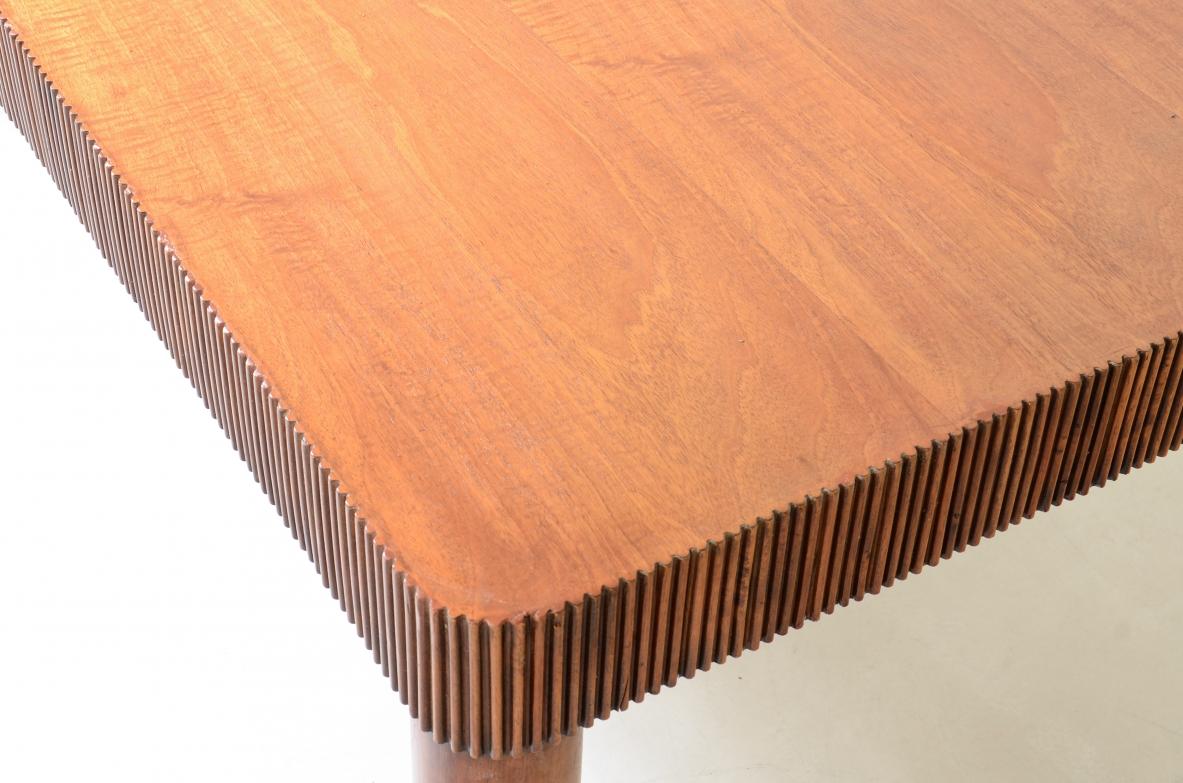 Wood Elegant table with band motif in grissinato wood
