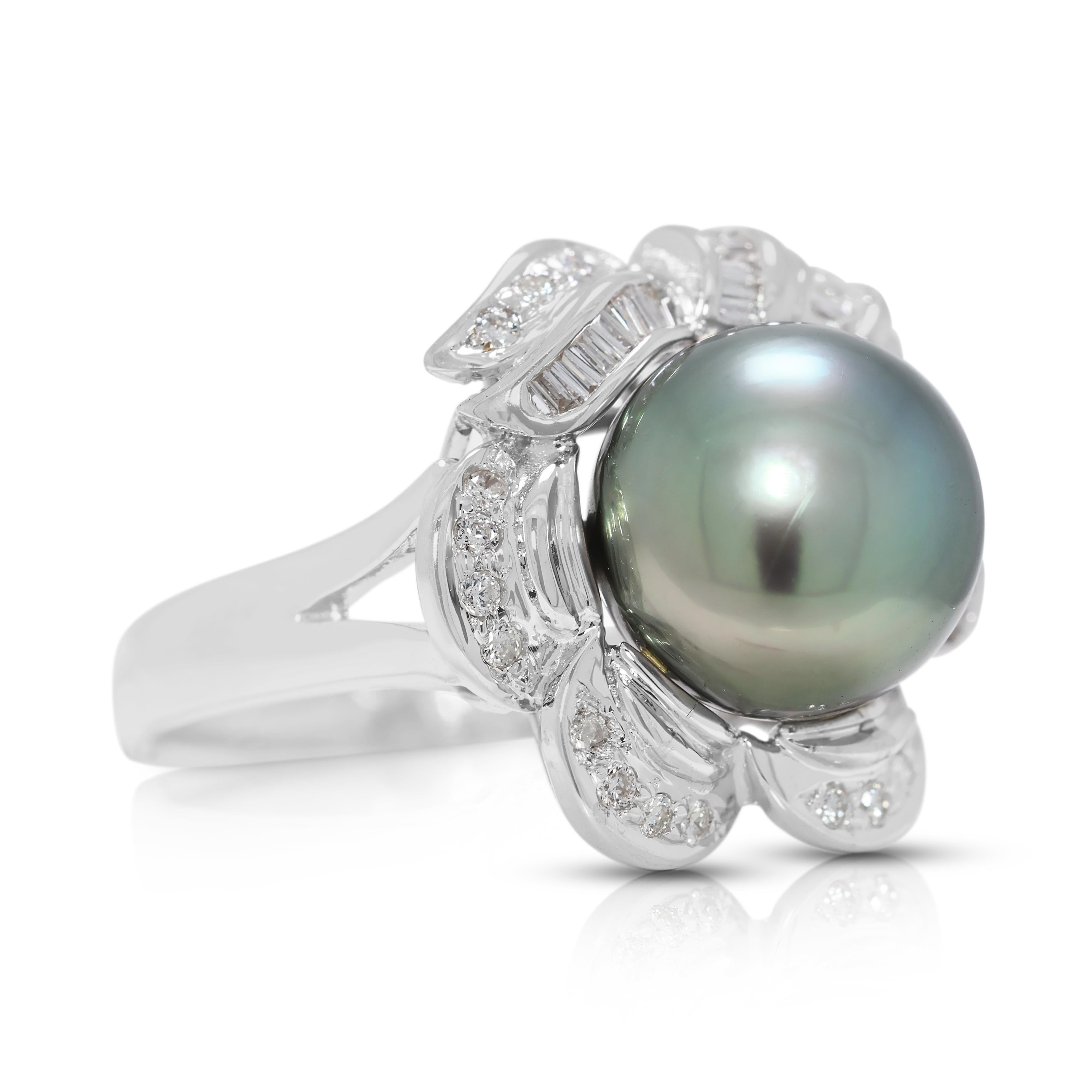 Eleganter Ring aus 18 Karat Weißgold mit Tahiti-Perlen und 0,43 Karat natürlichen Diamanten im Zustand „Neu“ im Angebot in רמת גן, IL
