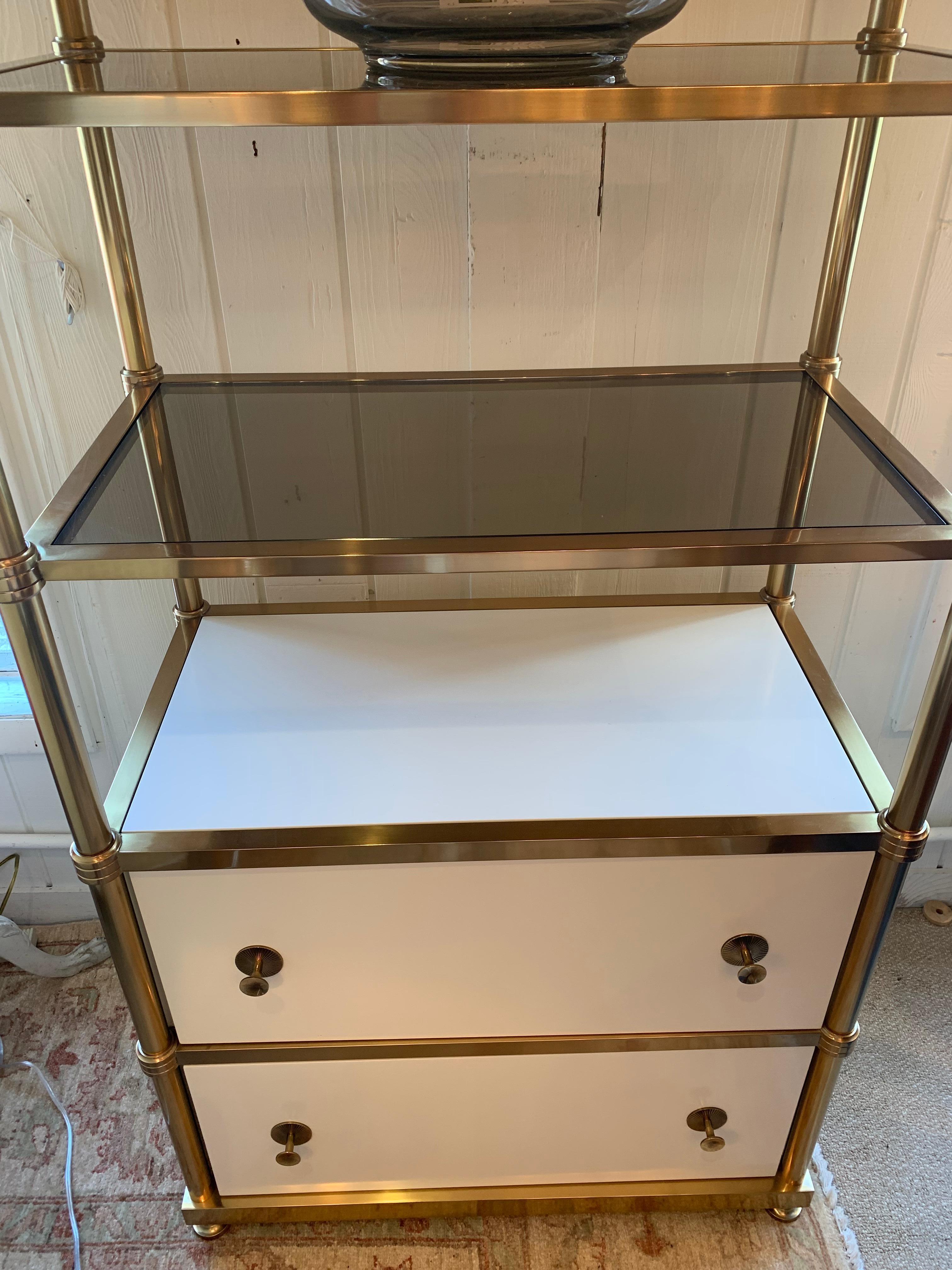 Elegant Tall Brass and White Laquer Etagere with 2 Drawers For Sale 2