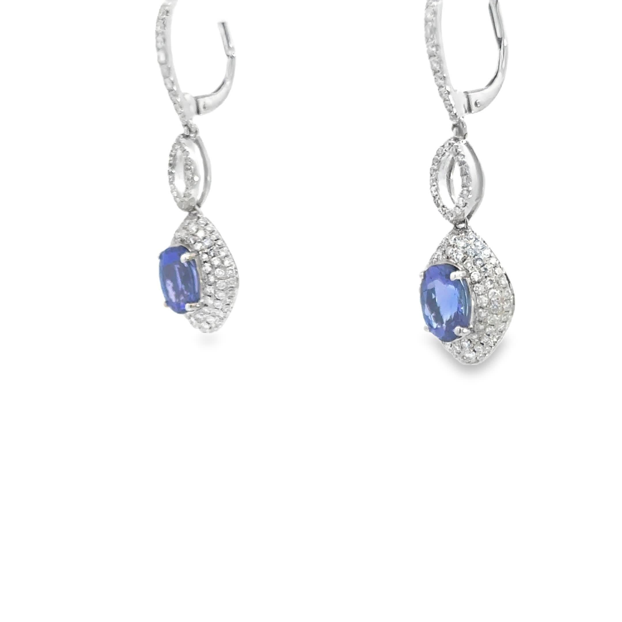 Eleganti orecchini con gemme di tanzanite In condizioni Nuovo in vendita a Great Neck Plaza, NY