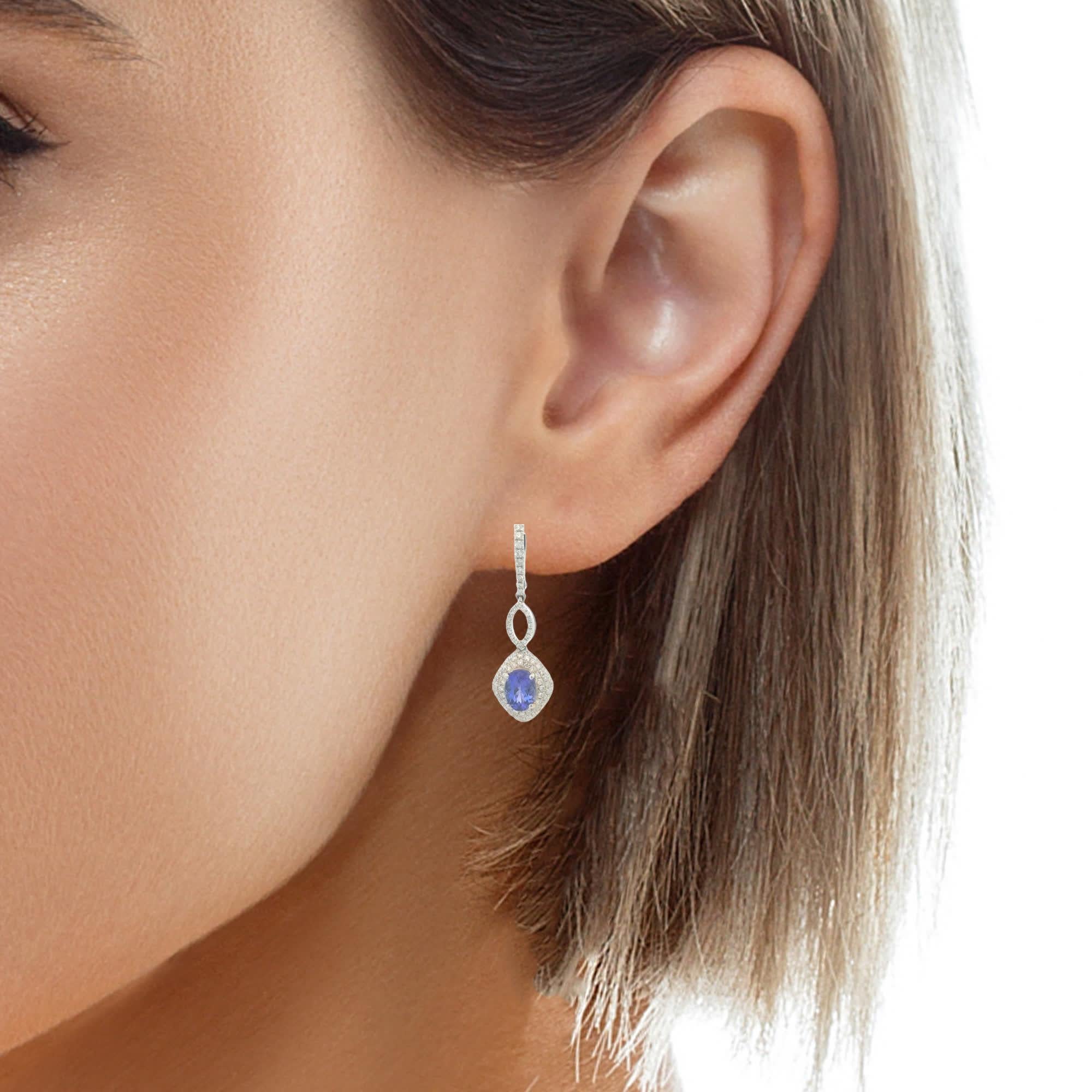 Donna Eleganti orecchini con gemme di tanzanite in vendita