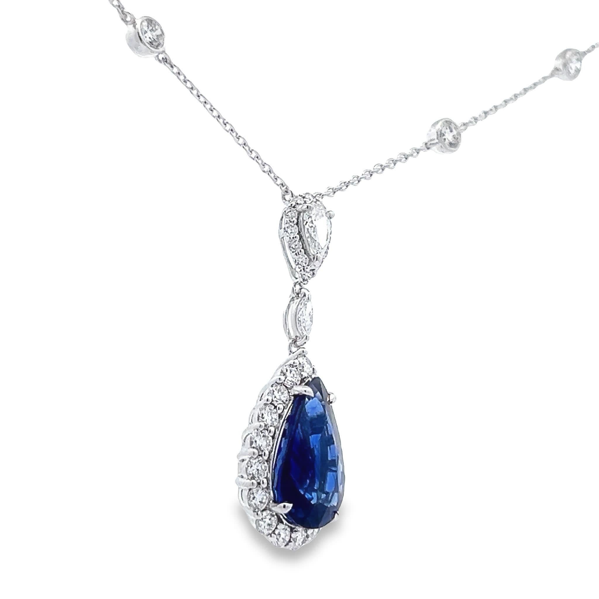 Elegante Collar Lágrima de Zafiro Azul Adornado con Deslumbrantes Diamantes en Nuevo estado para la venta en Great Neck Plaza, NY
