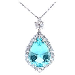 Elegant Teardrop Pendant Necklace