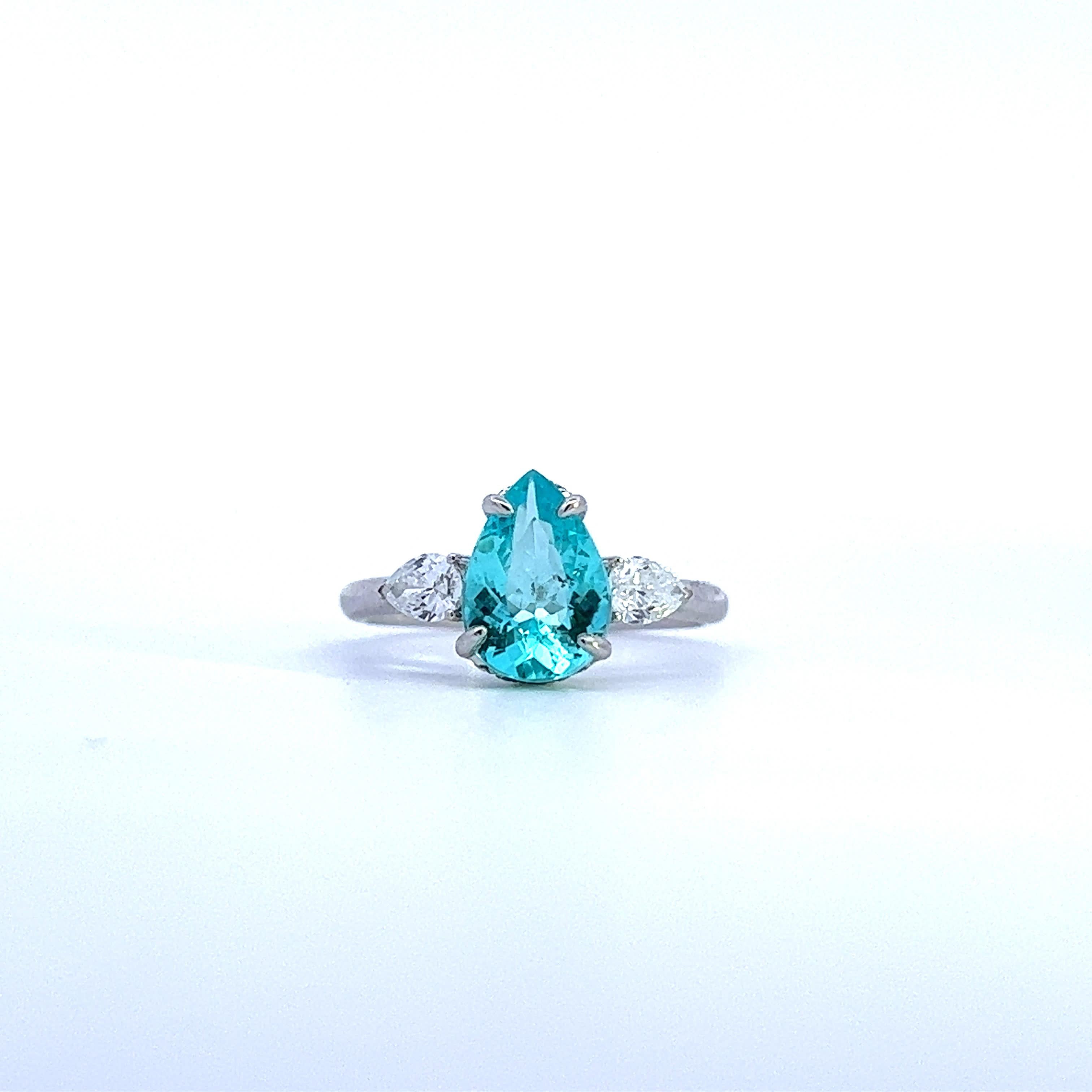 Elegant Teardrop Ring with Gemstones In New Condition For Sale In Great Neck Plaza, NY