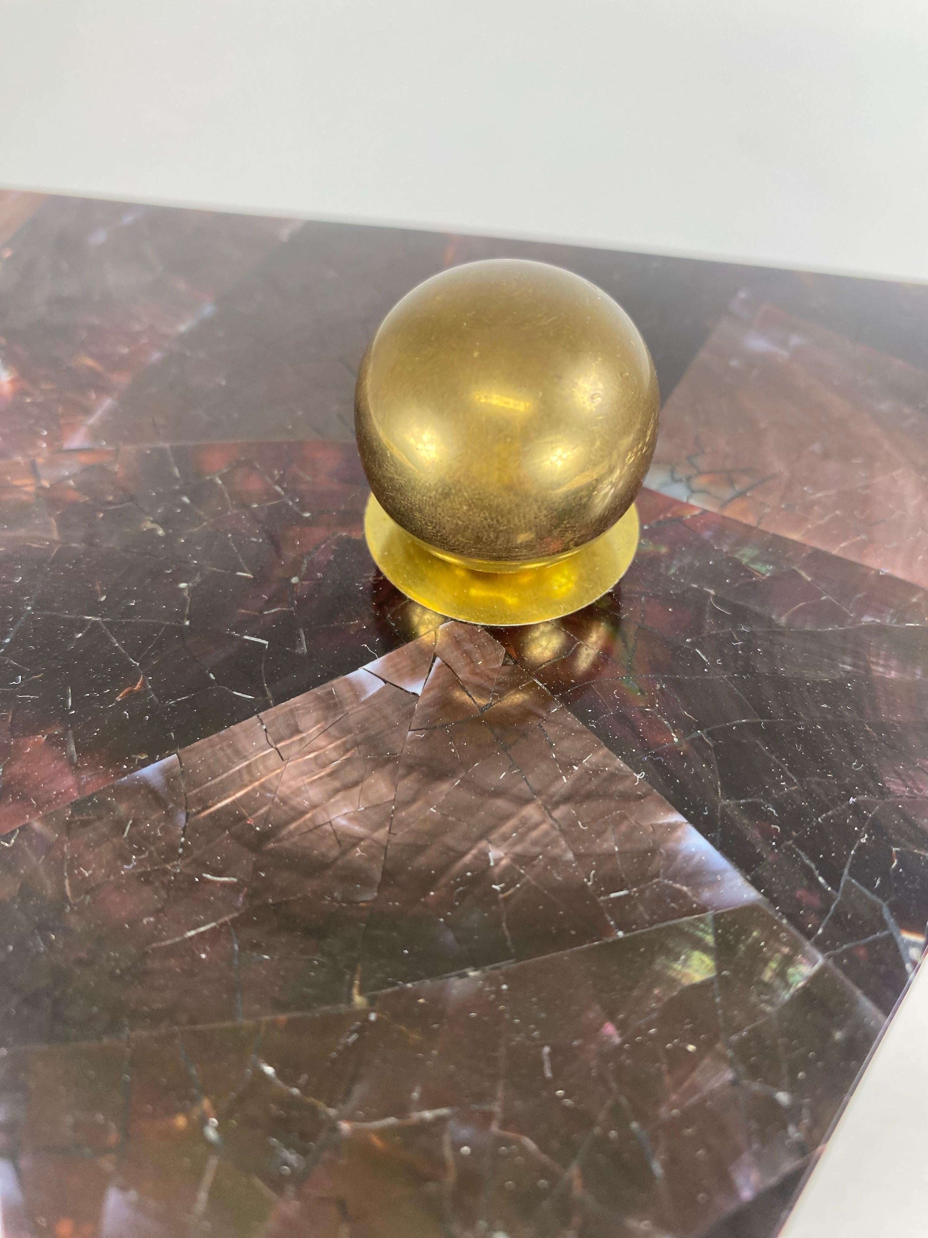 Elegante caja de piedra teselada a la manera de Maitland Smith en venta 2