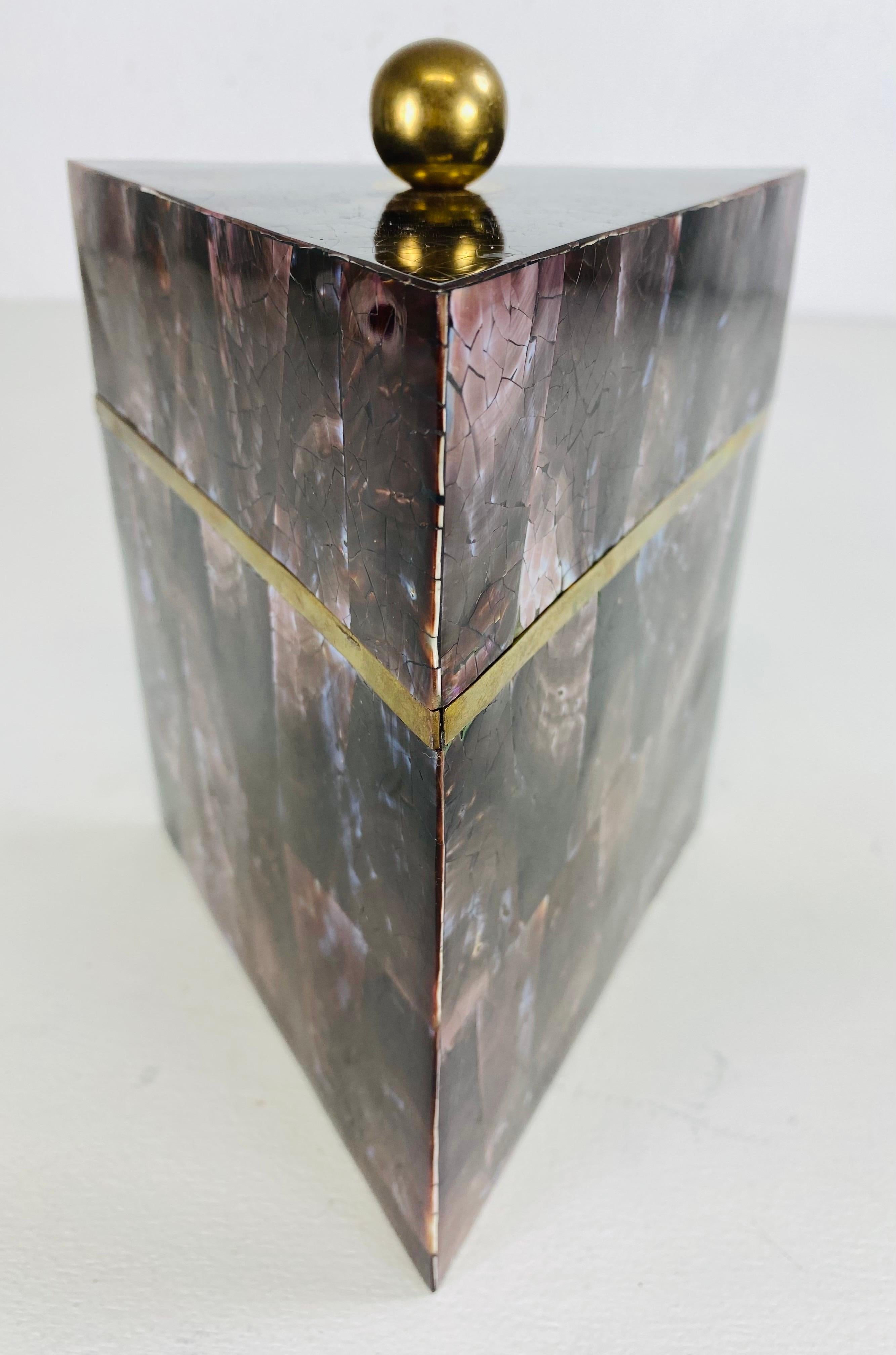 Elegante caja de piedra teselada a la manera de Maitland Smith en Bueno estado para la venta en Allentown, PA