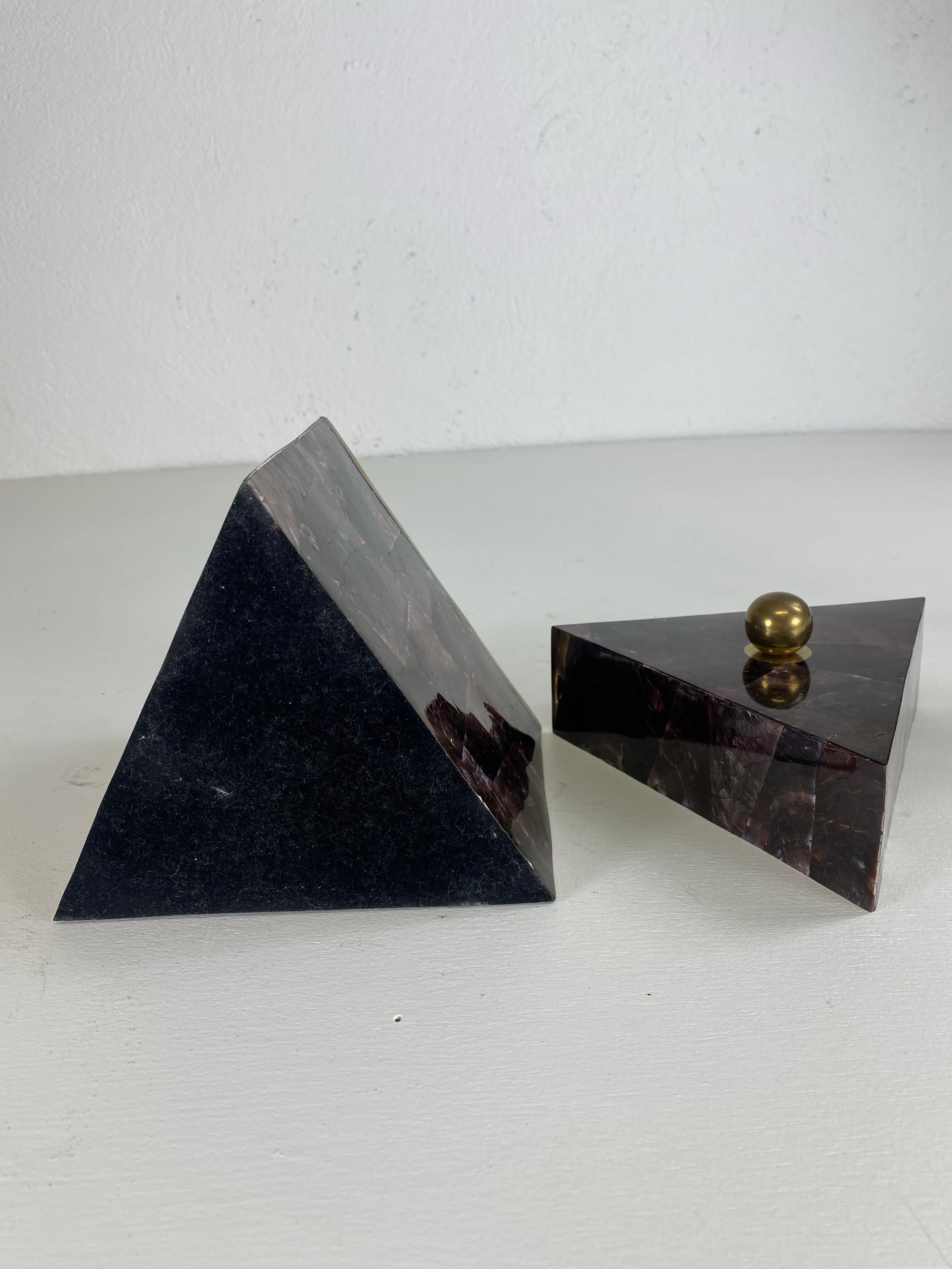 Elegante caja de piedra teselada a la manera de Maitland Smith finales del siglo XX en venta