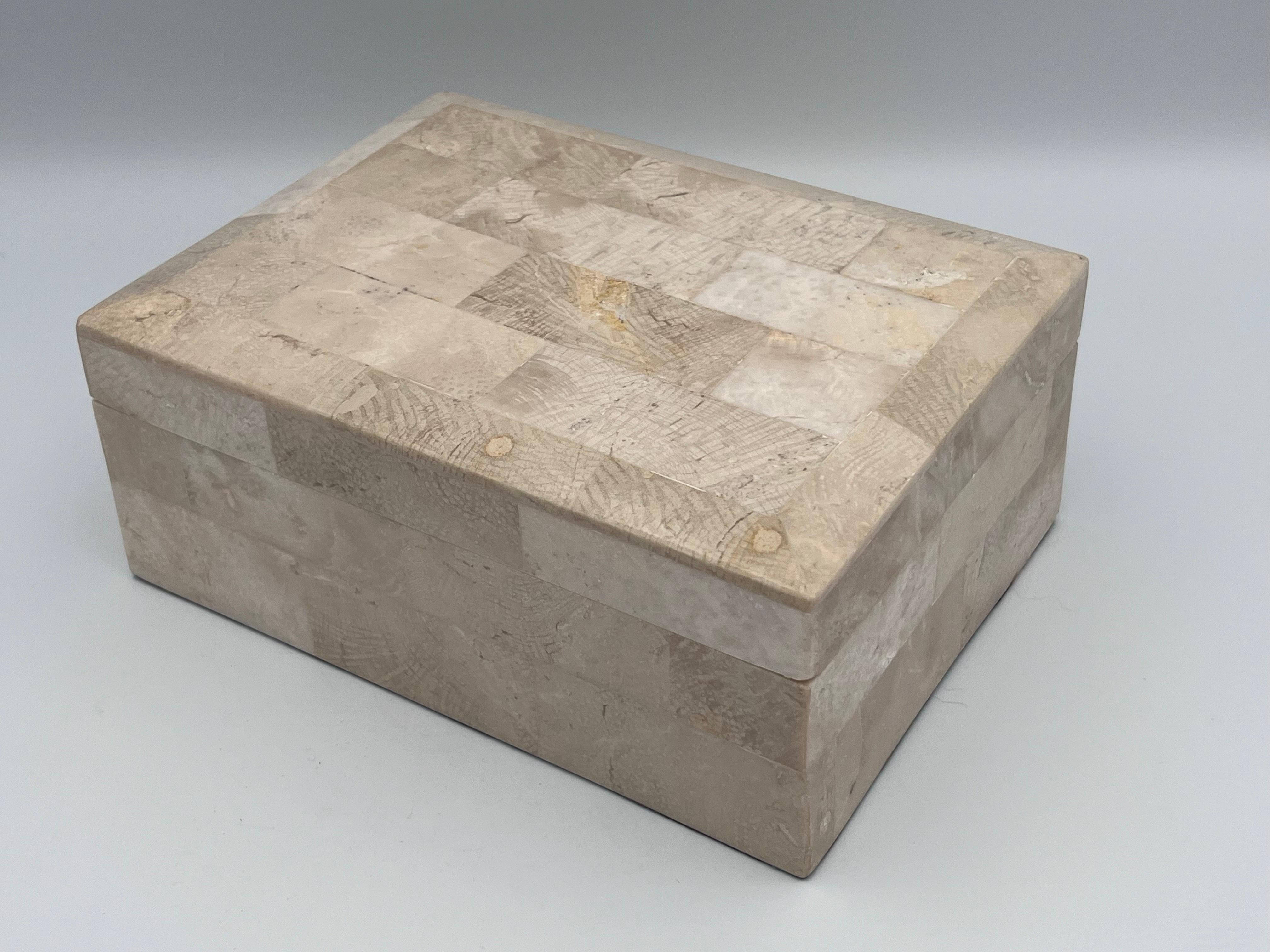 Elegant Tessellated Stone Fossilized Wood Decorative Catchall Beveled Box In Good Condition For Sale In Red Lion, PA