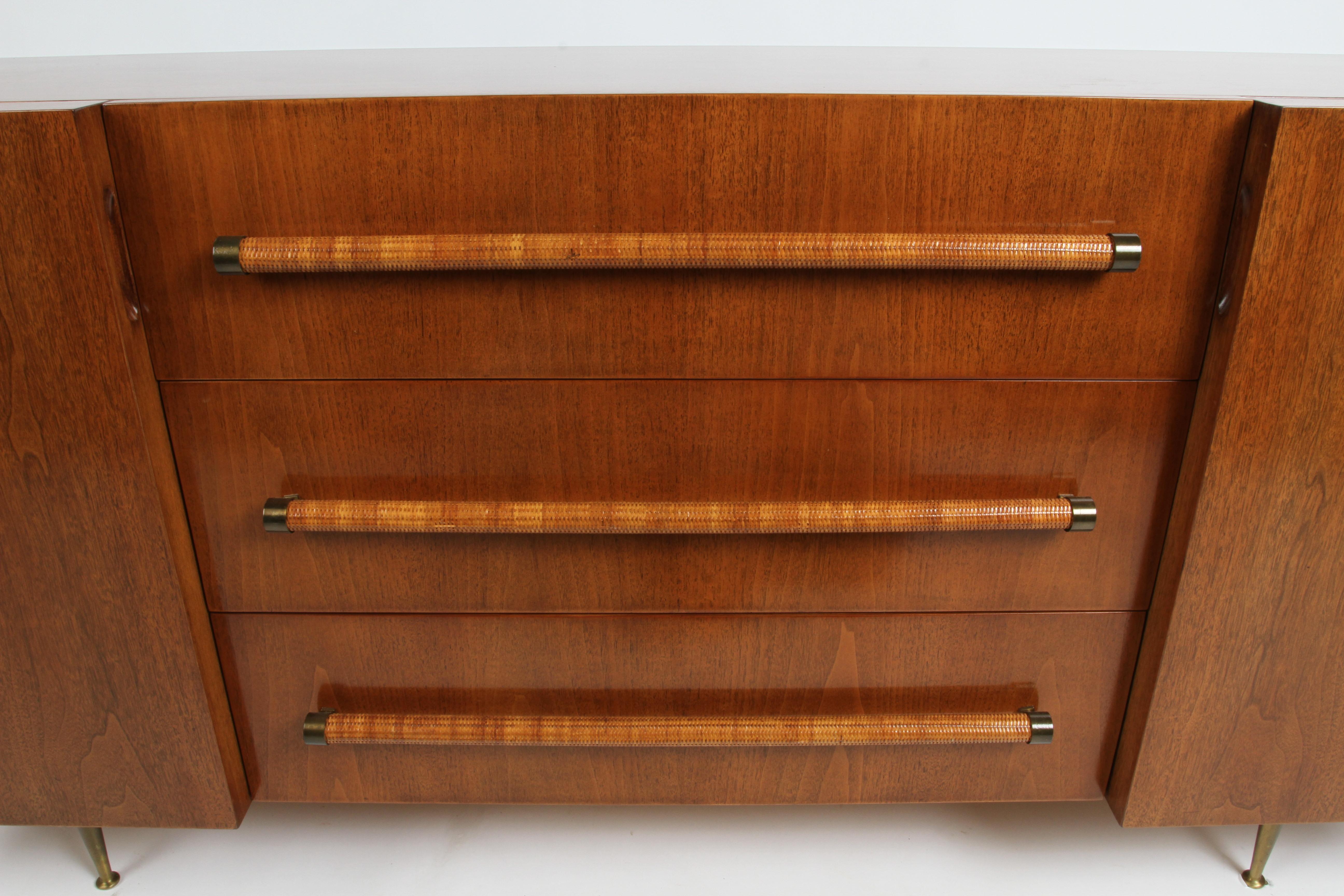 Elegant T.H. Robsjohn-Gibbings for Widdicomb Sideboard, Rattan & Brass Handles For Sale 9