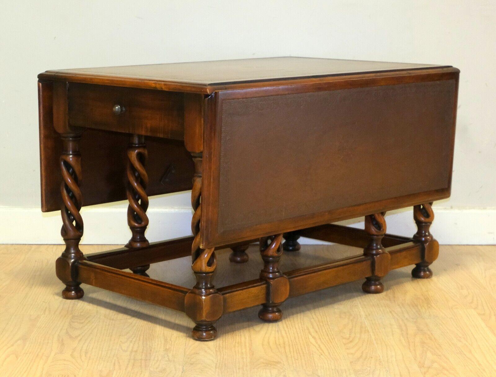 20th Century ELEGANT THEODORE ALEXANDER DROP LEAF TABLE WiTH LEATHER TOP AND GATE LEGS For Sale