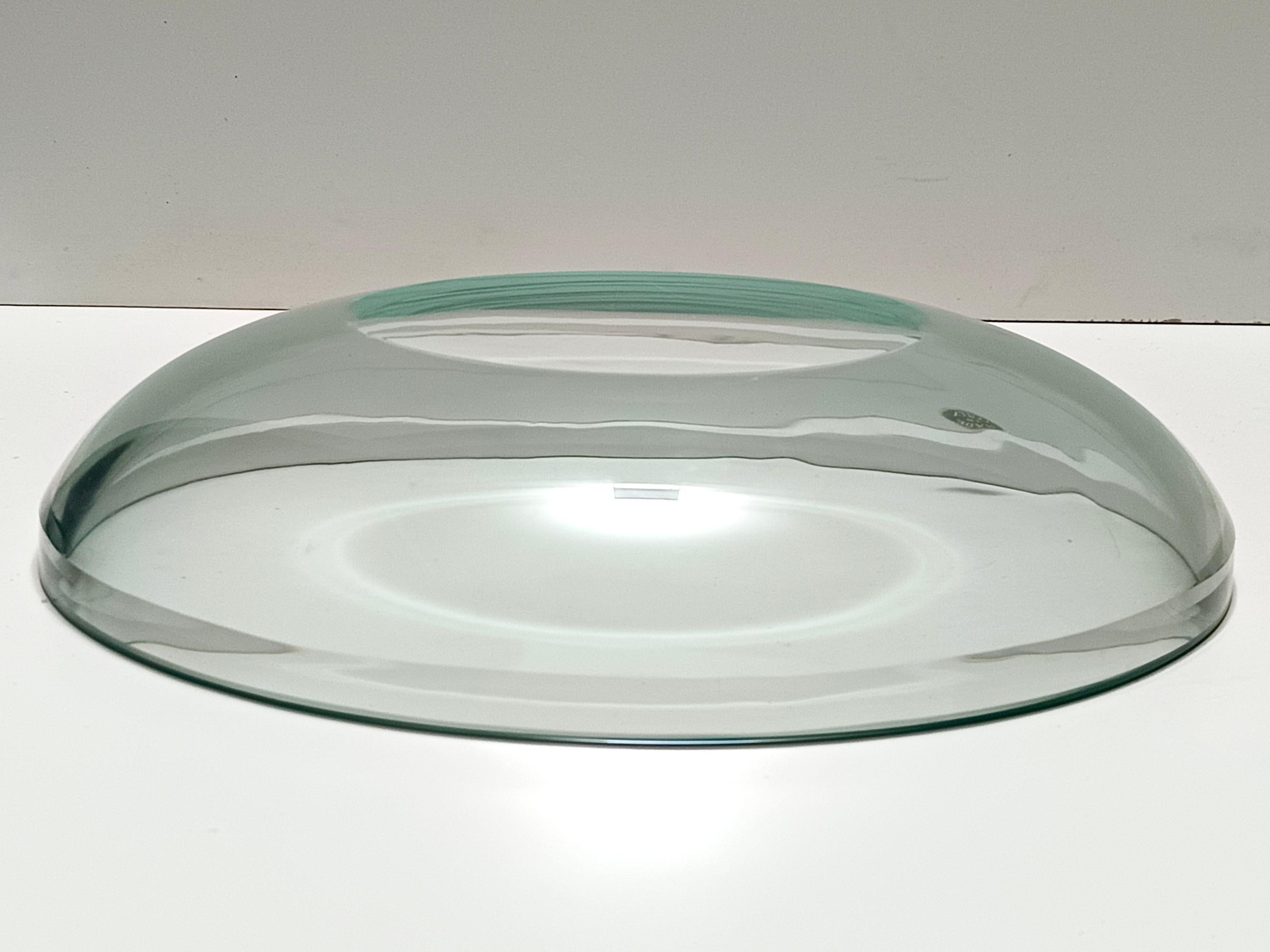 Eleganza di un centrotavola in vetro spesso / ciotola per gingilli attr. a Fontana Arte, Italia In condizioni ottime in vendita a Bresso, Lombardy