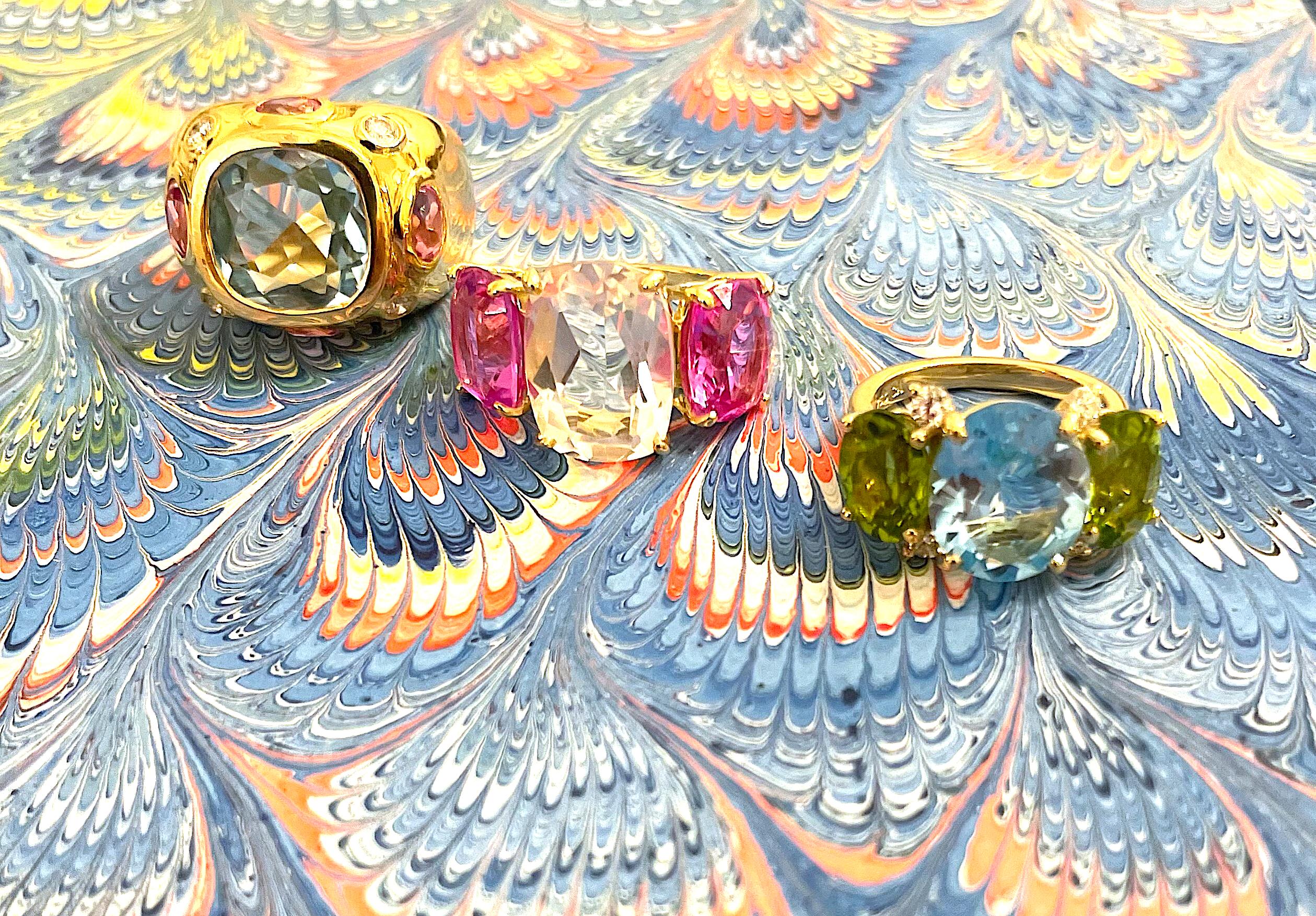 Elegante Anillo de Tres Piedras de Amatista y Peridoto en venta 2