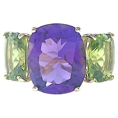 Ring mit drei Steinen, Amethyst und Peridot