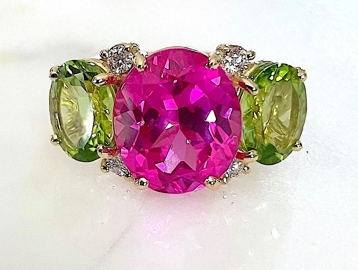 Elegant Three-Stone Rock Crystal and Pink Topaz Ring with Gold Rope Twist Border For Sale 3