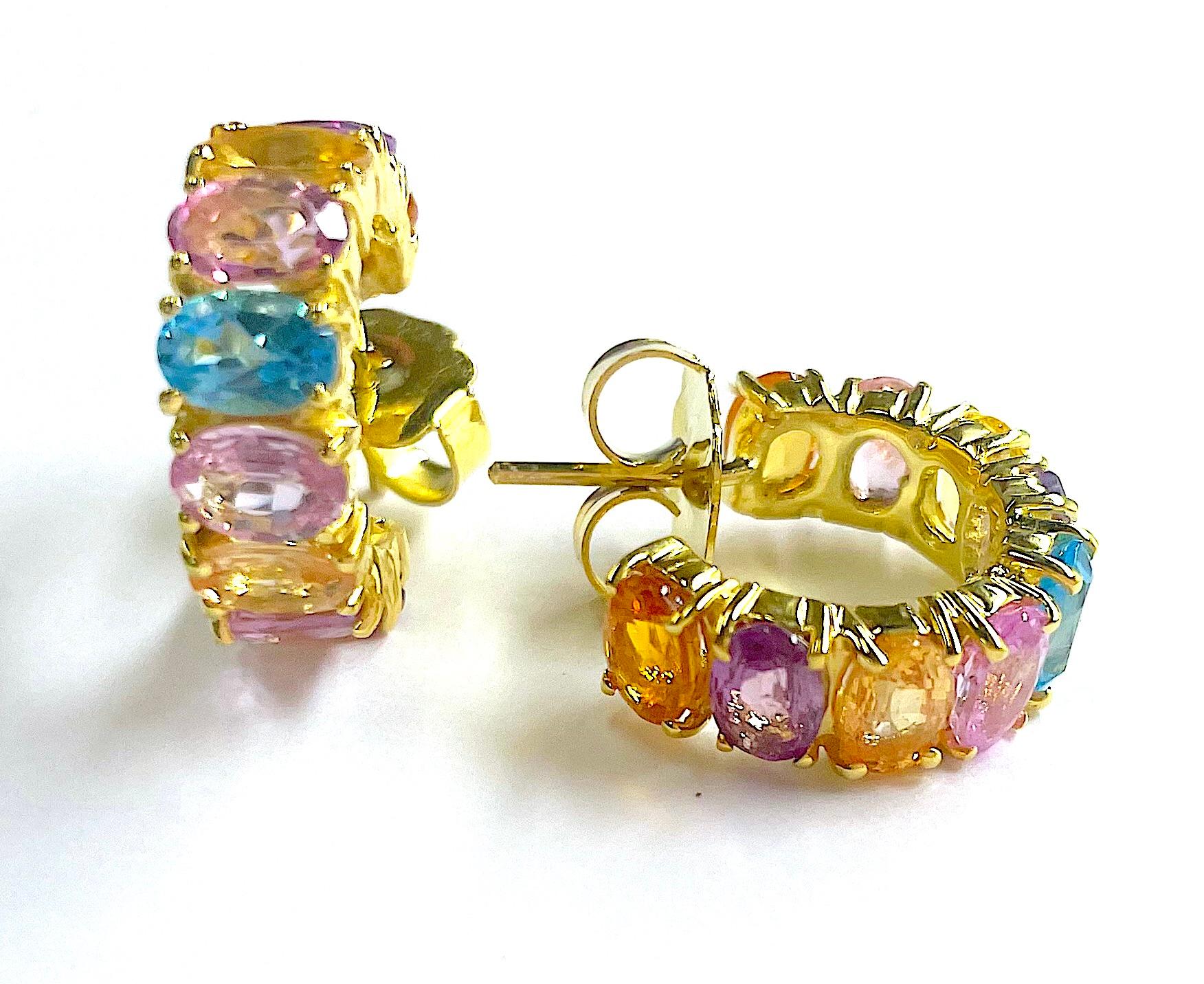 Elegance - Bague à trois pierres en topaze bleue et péridot avec bordure torsadée en corde d'or en vente 5