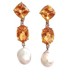 Boucles d'oreilles pendantes élégantes à trois pierres avec citrine, poire baroque et diamants