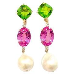 Elegante orecchino a goccia a tre pietre con peridoto, topazio rosa e pera barocca