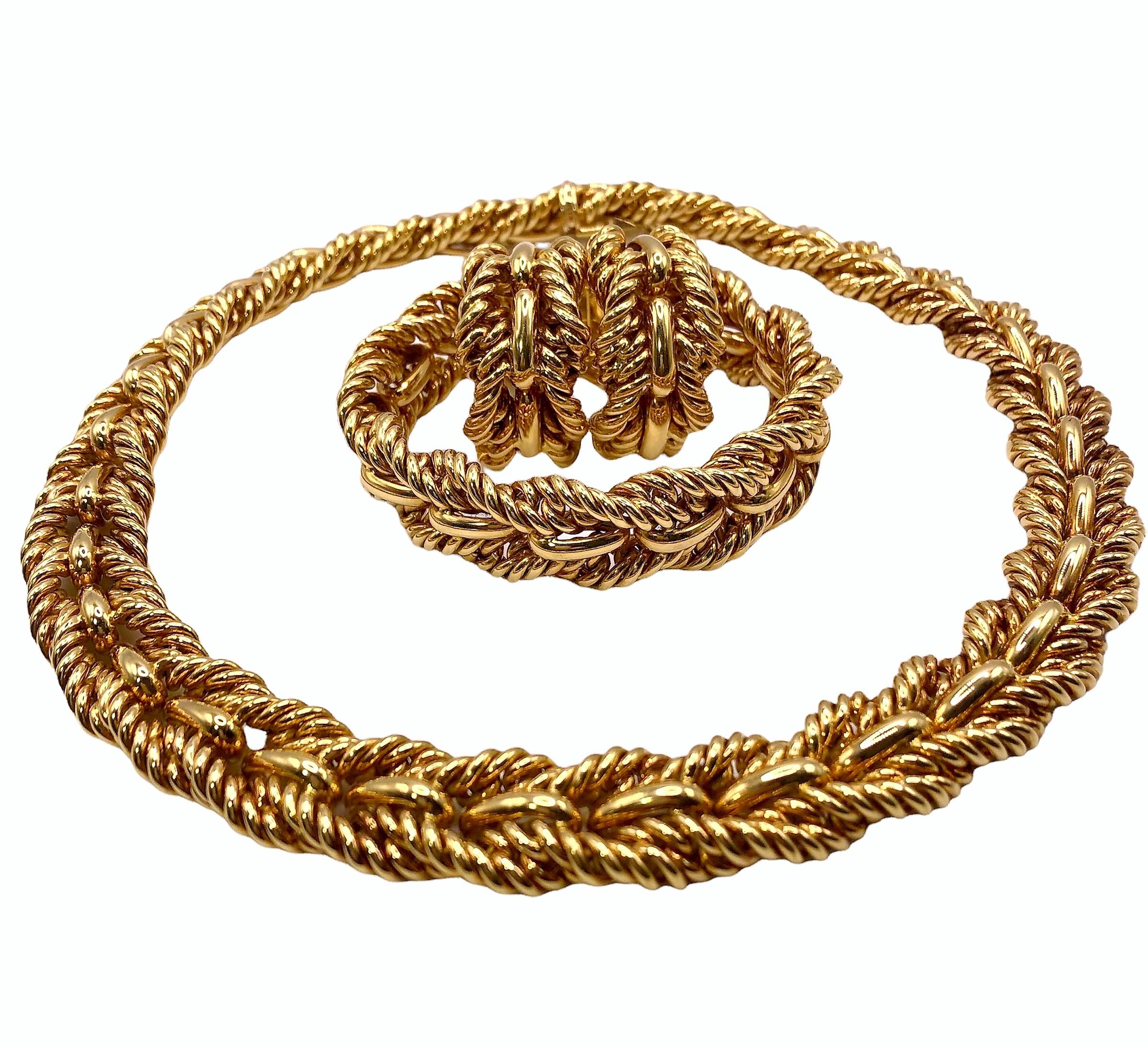 Elegant Tiffany & Co. 18K Yellow Gold Necklace 1